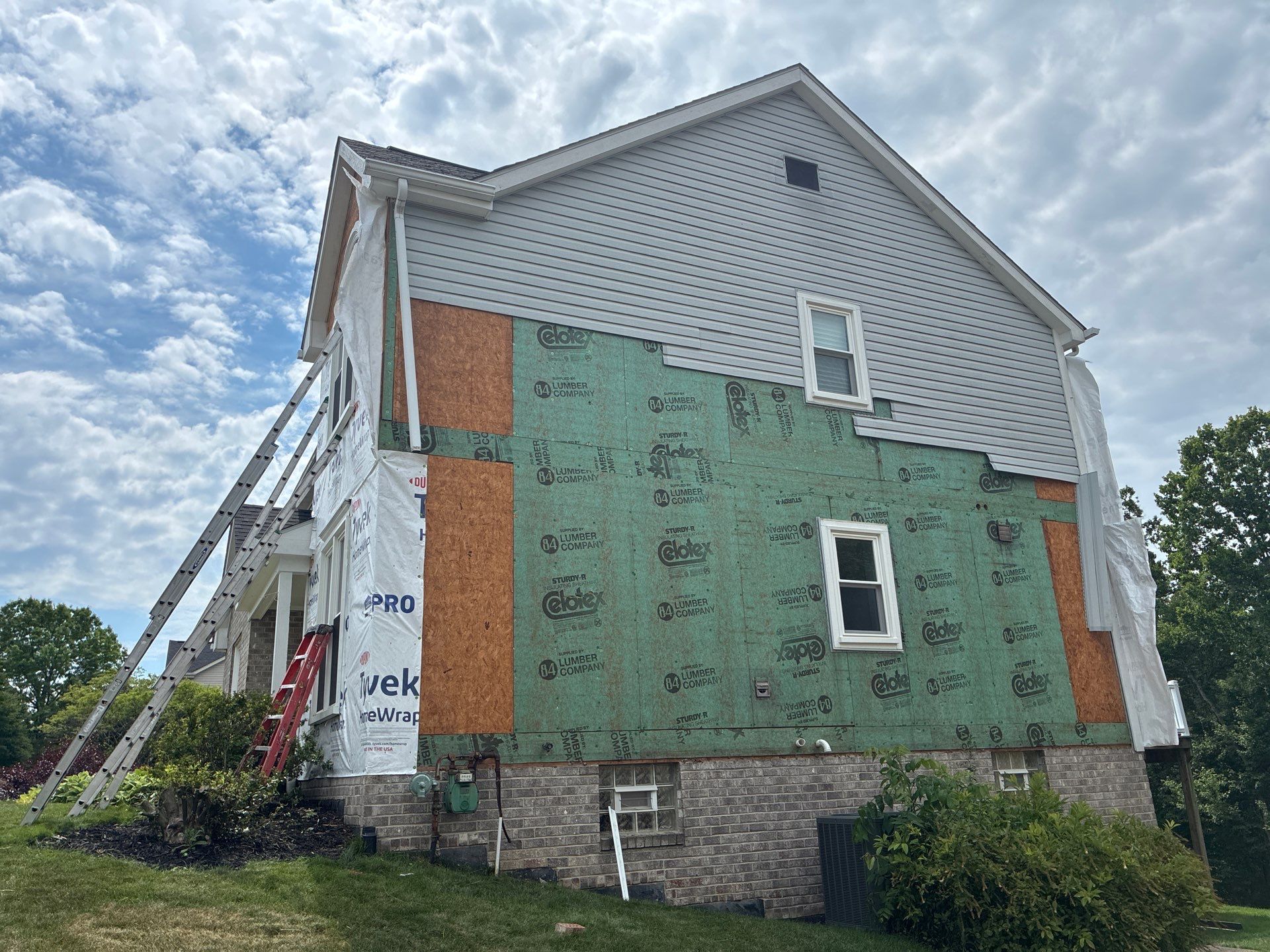 Full House Siding Renovation with English Wedgewood Vinyl Siding in Sewickley by Ideal Siding Pittsburgh