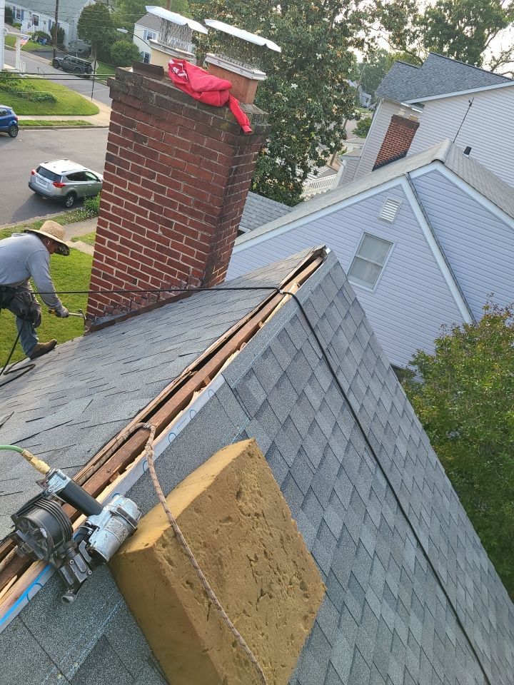 Arlington: CertainTeed Landmark Architectural Shingle in Georgetown Gray by RM Banning, Inc.