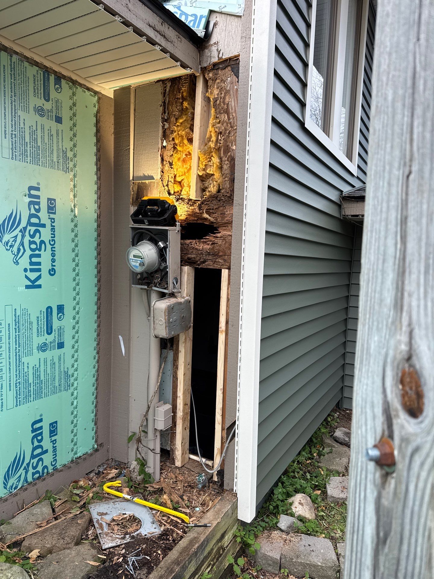 Siding Replacement using Alside Charter Oak D4.5" by 180 Contractors