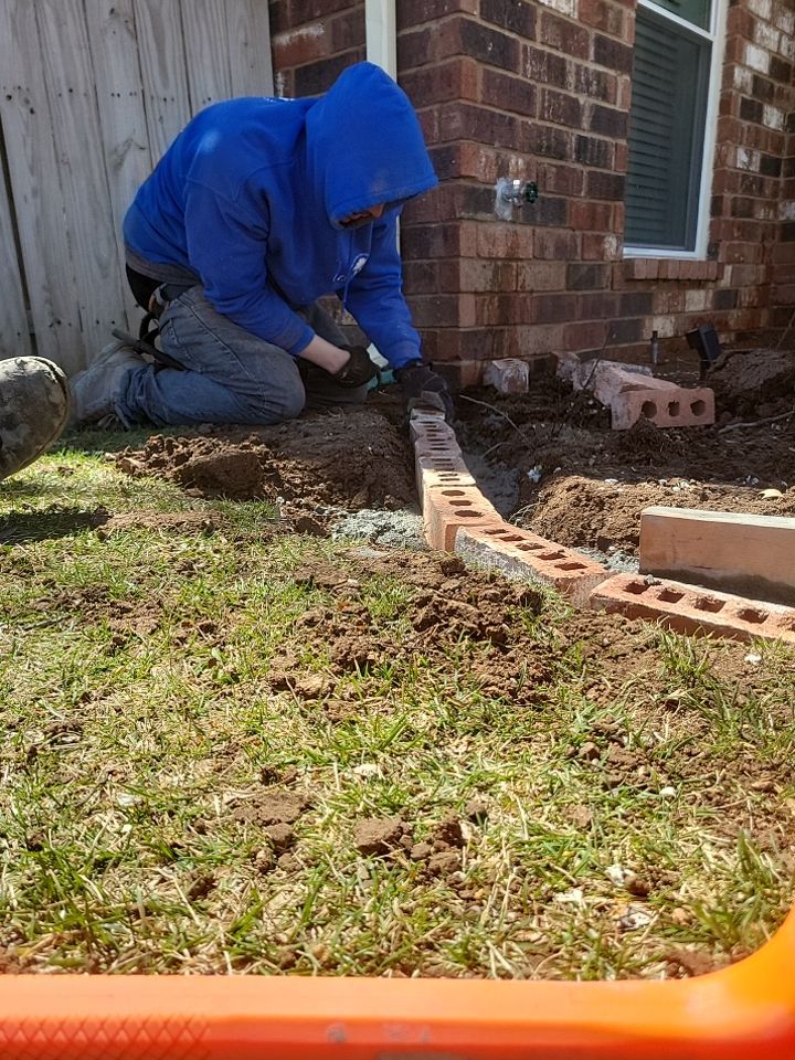 Concrete sidewalk using Concrete by Clays Services Inc