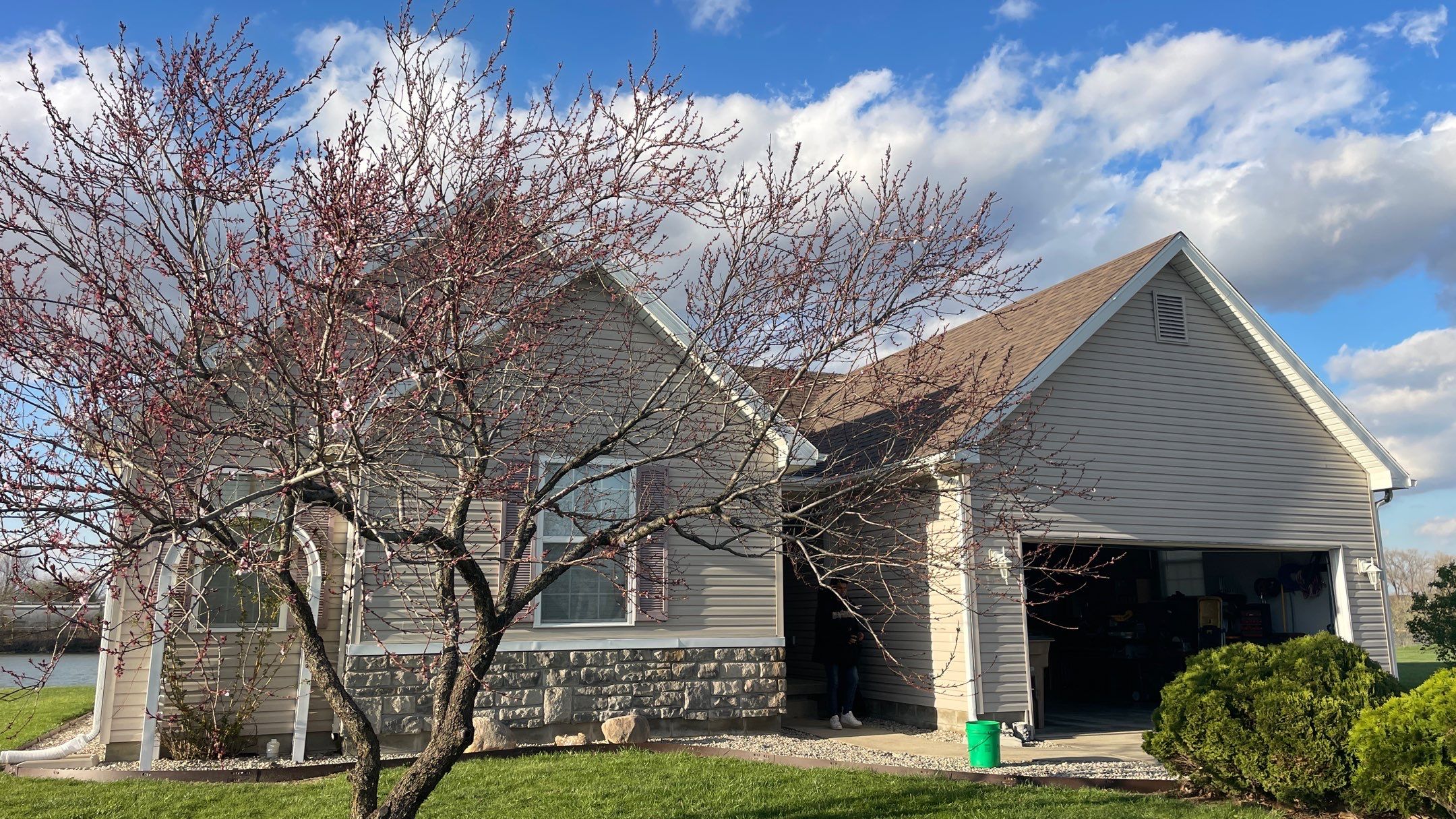 Rodeffer Roofing Inc. featured photo.