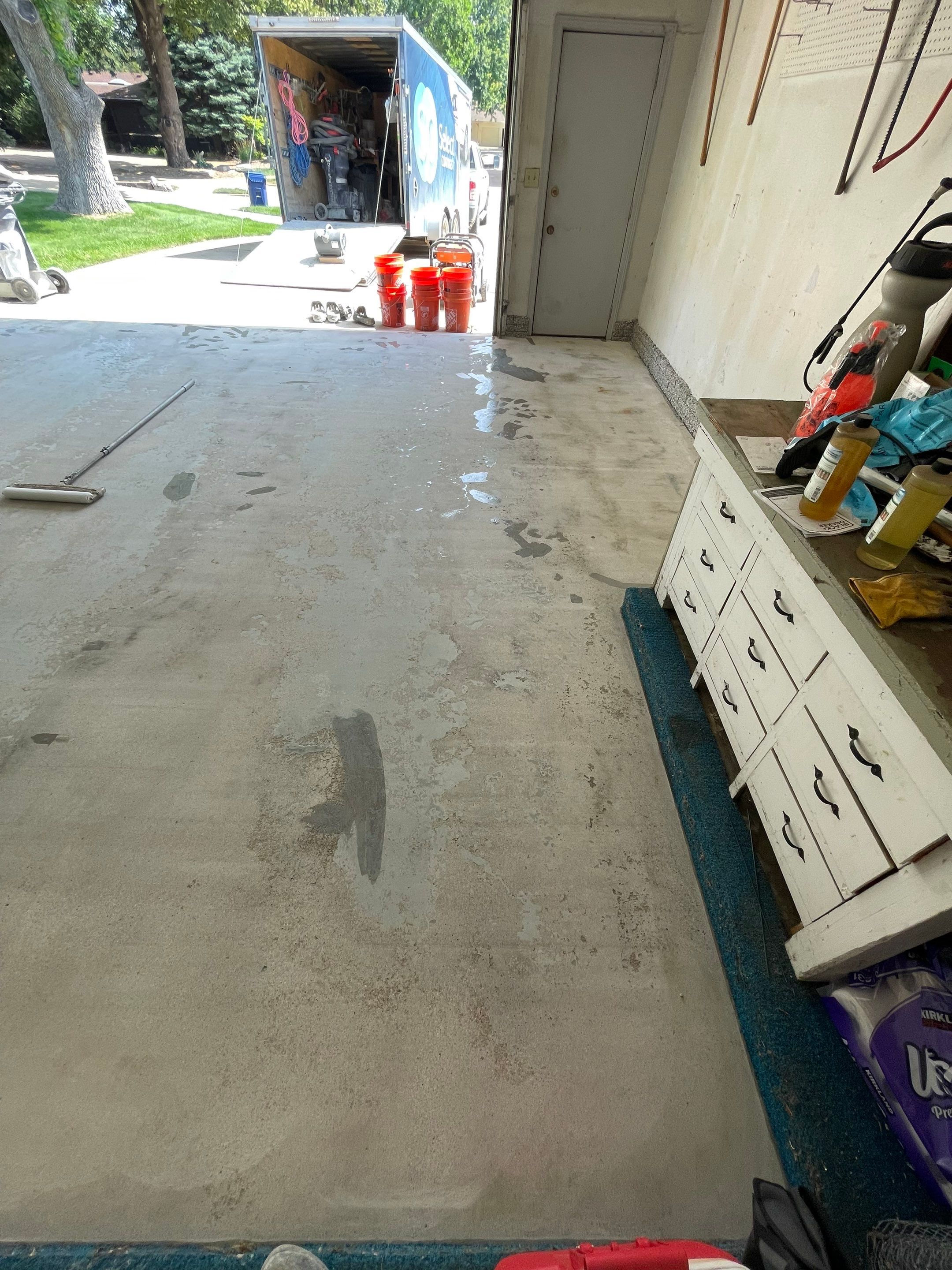Custom Creekbed Garage Floor Coating in Sioux Falls by Select Painting, Coatings & Garage Cabinets