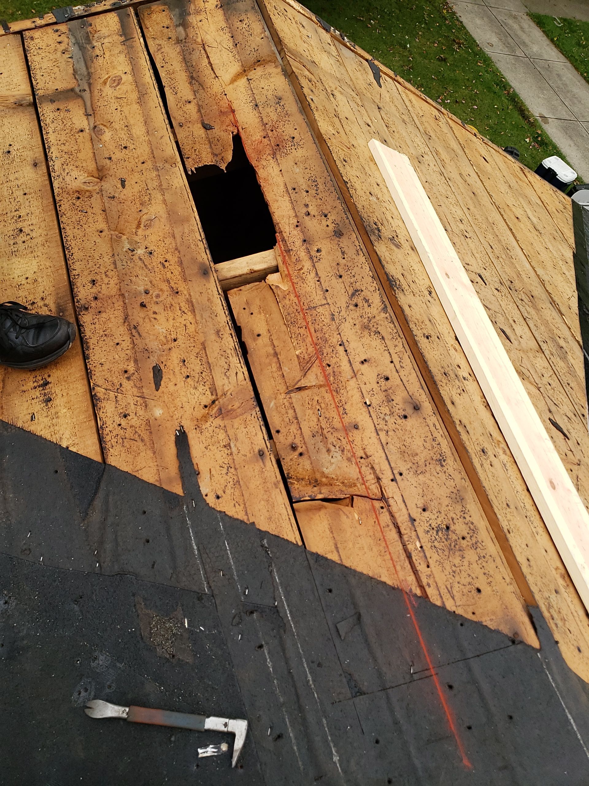 ATLAS PINNACLE COLOR: PRISTINE BLACK SHADOW DRIP EDGE: WHITE by Eagle Eye Roofing