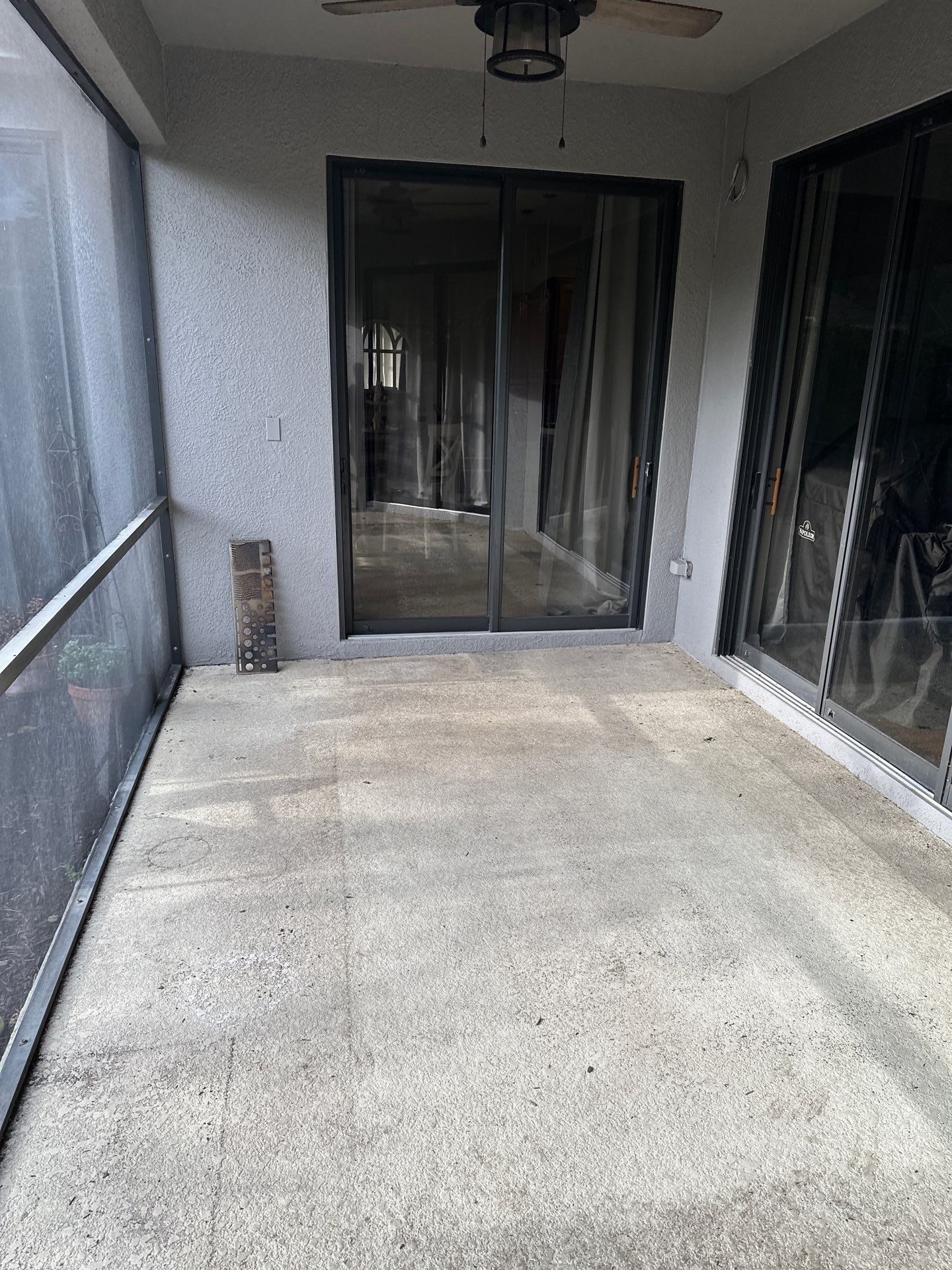 House Wash, Lanai Cleaning, and Driveway Cleaning by Sunshine AquaWash