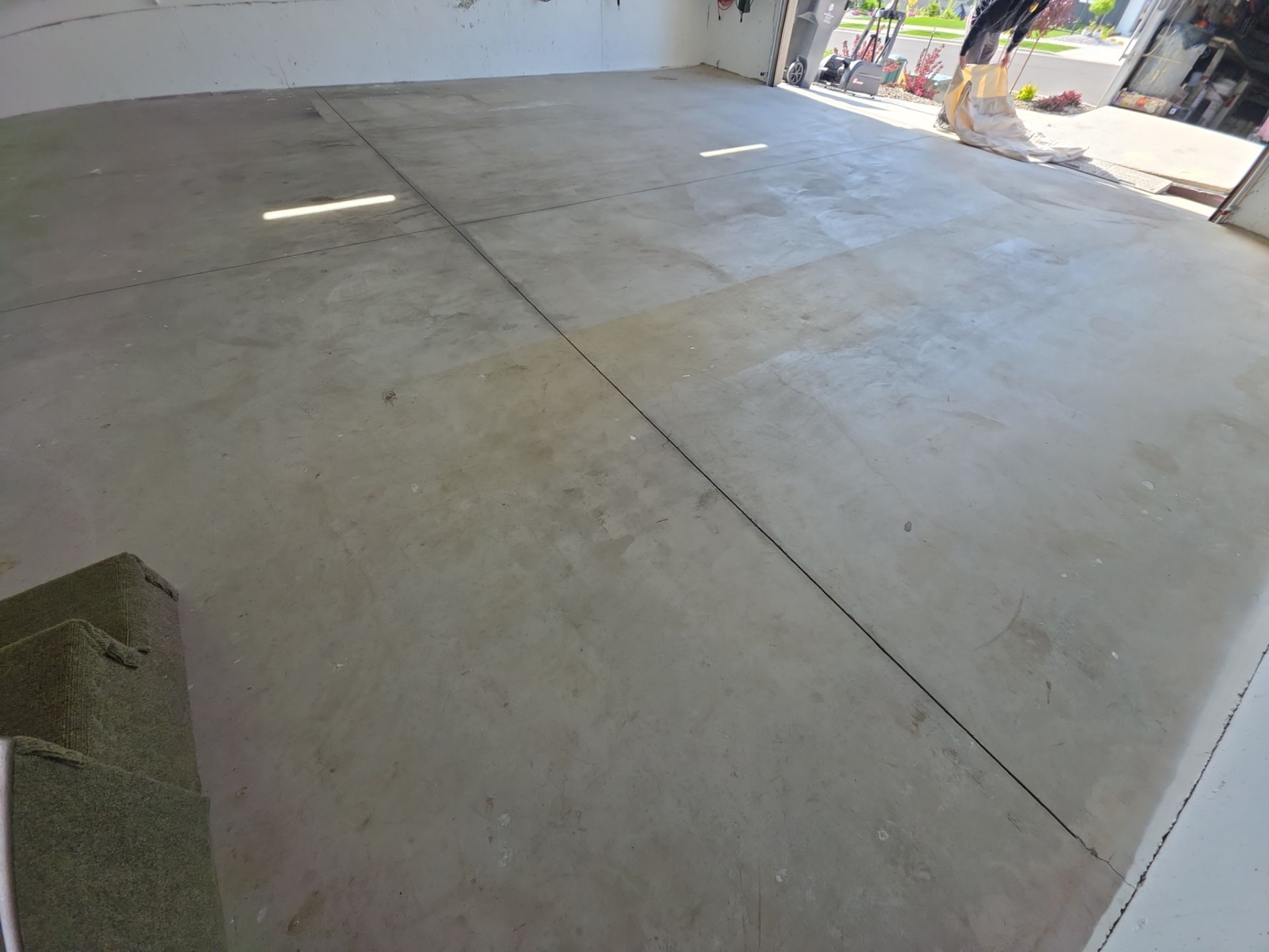Moscow Garage Transformation Featuring Travertine Hybrid Polyaspartic Coating by Croc Coatings, LLC