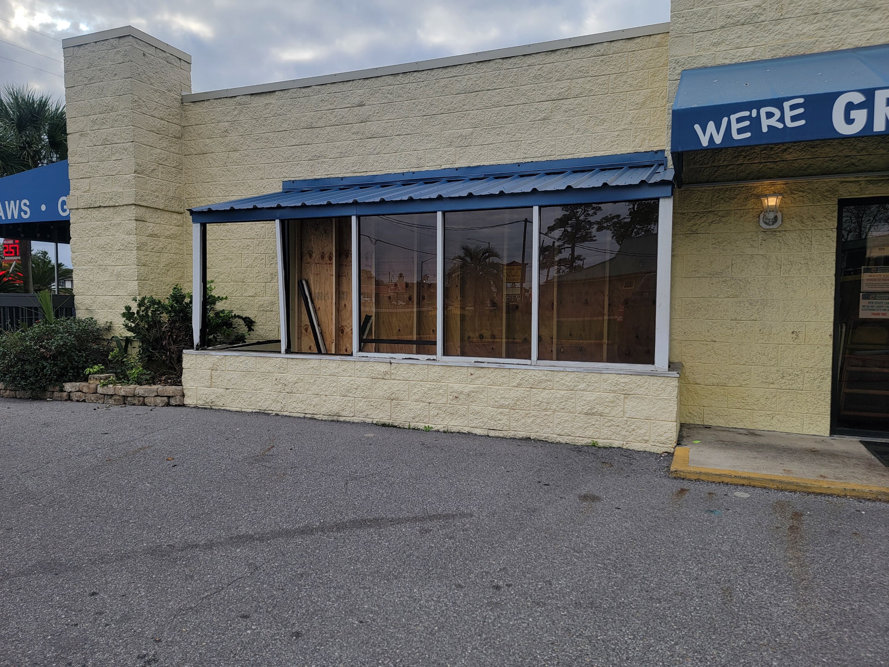 Commercial Restaurant Glass Room by Titan Sunrooms