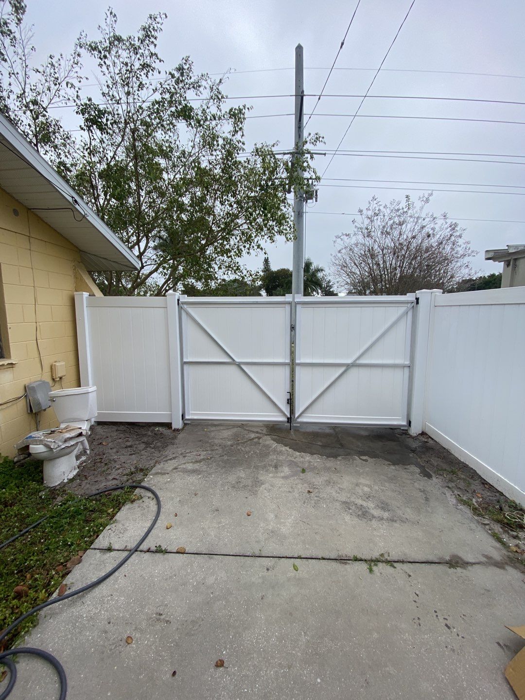 Bradenton, FL 6 ft. Tall White Vinyl Privacy Fence  by Asap fence and gates, LLC