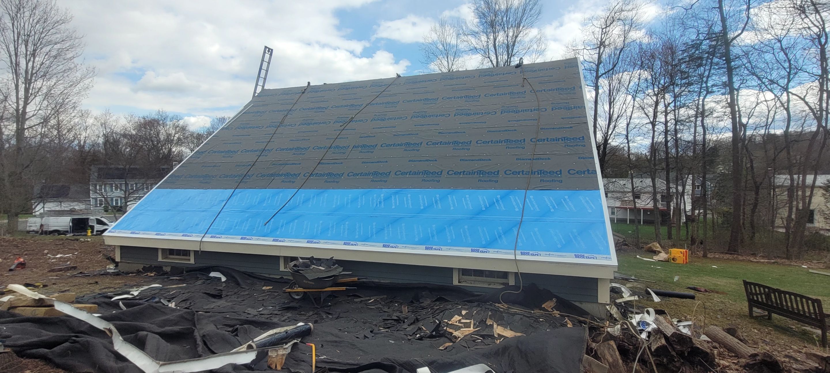 Flawless combination of style and strength; a brand new asphalt shingled roof by DiGiorgi by DiGiorgi Roofing and Siding Inc