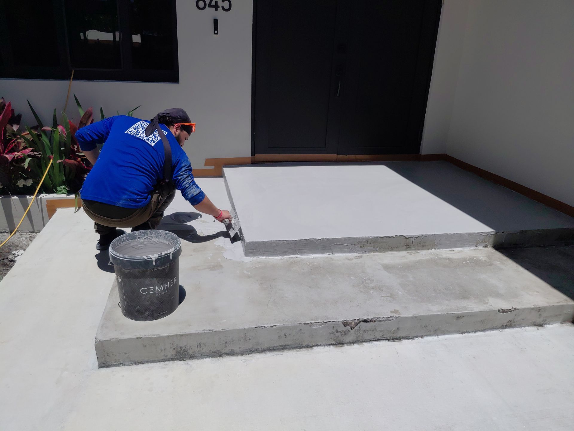 Entrance Steps with Microtopping by Seamless Surfaces