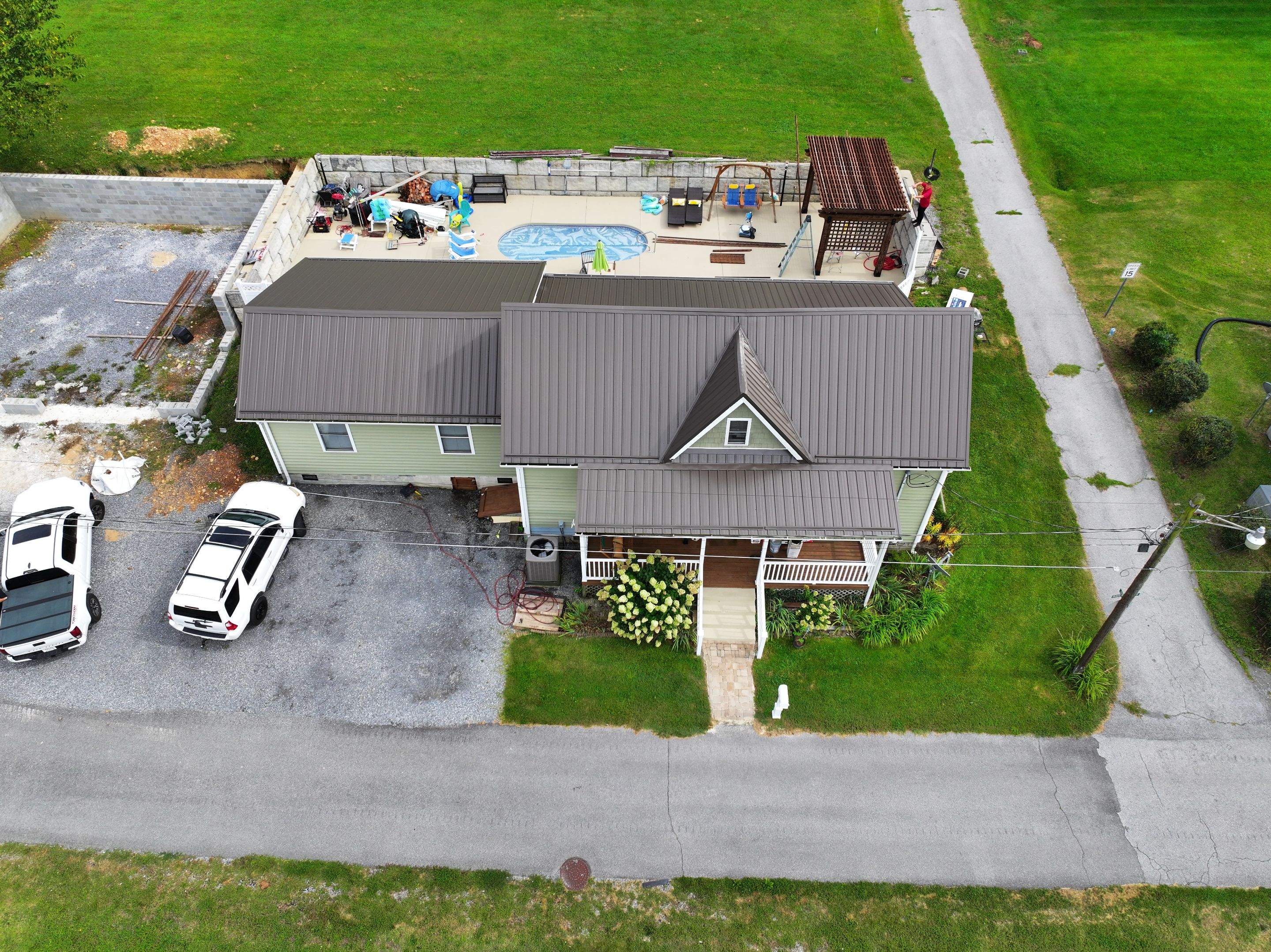 Perry Residence by Omnia Roofing