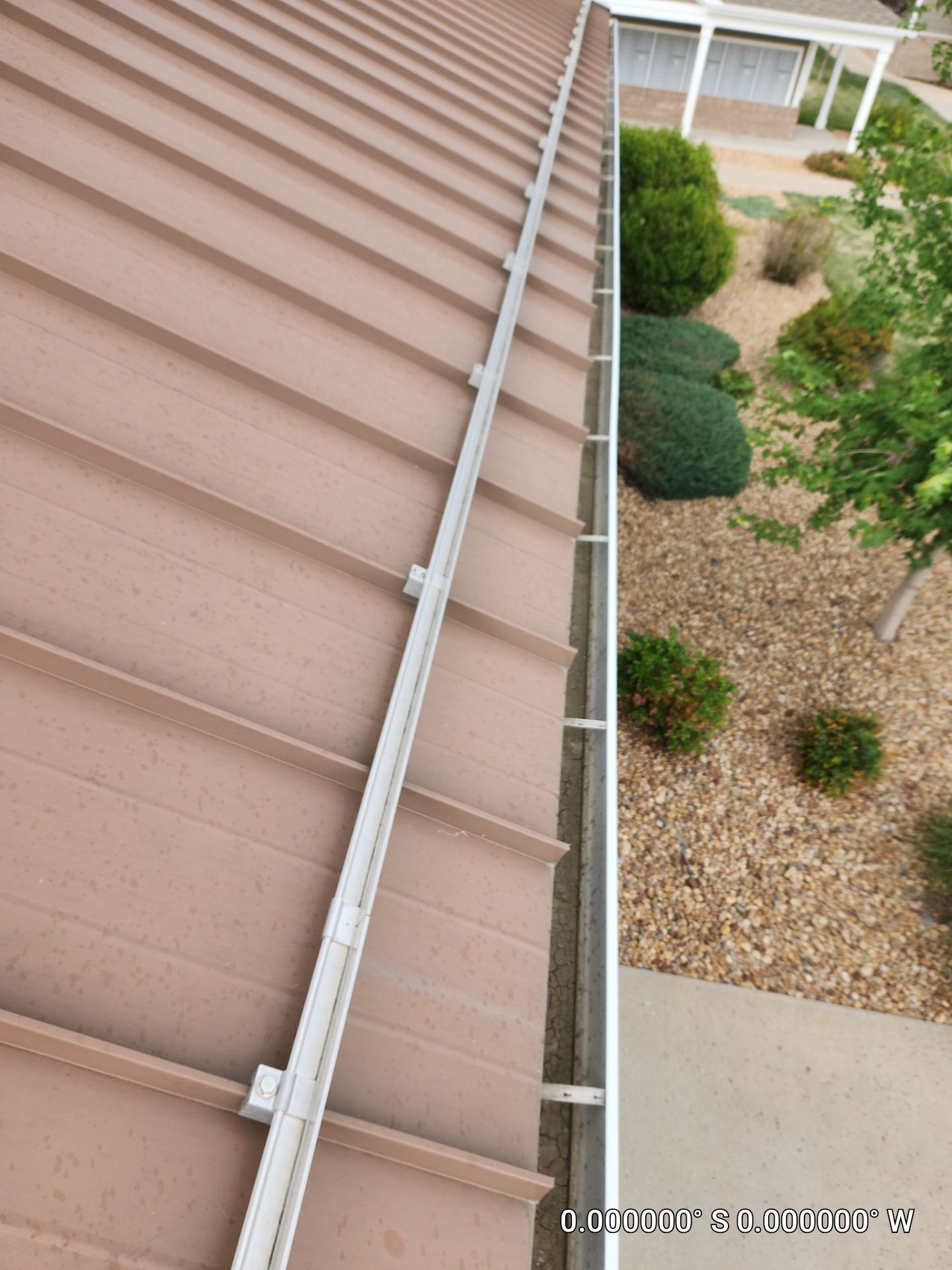 HOA gutter cleaning before photo