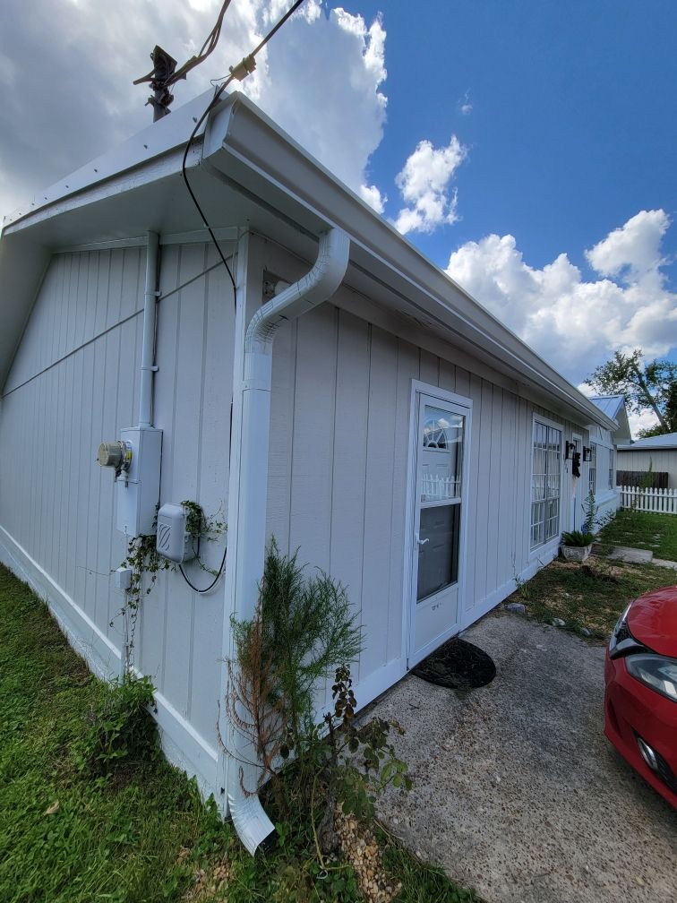 Seamless Gutter Installation for Modern Homes in Panama City FL by Gutter Professors
