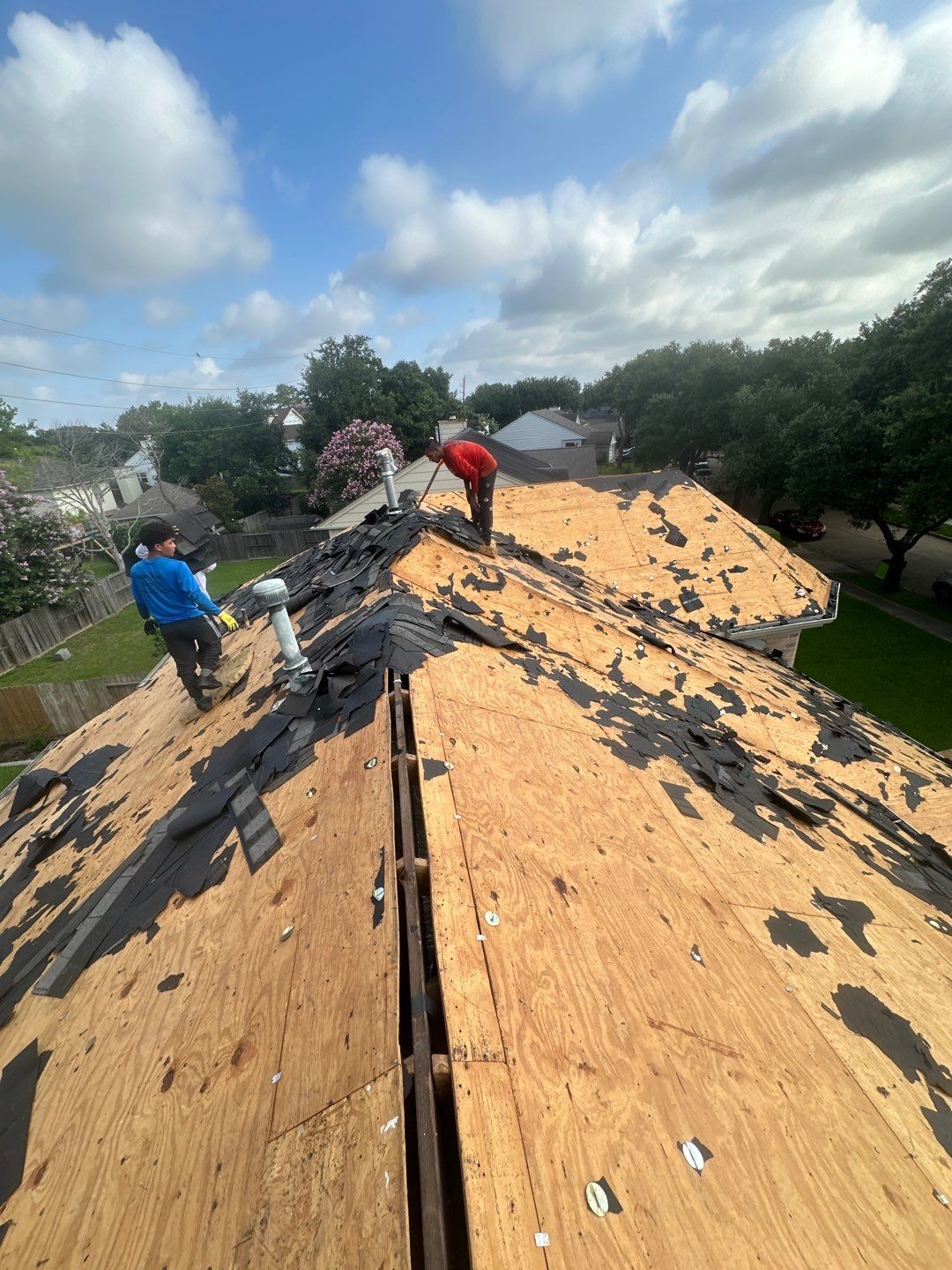 Residential Roofing Installation using Owen's Corning Duration (Lifetime) Shingles by Roof Repair Company
