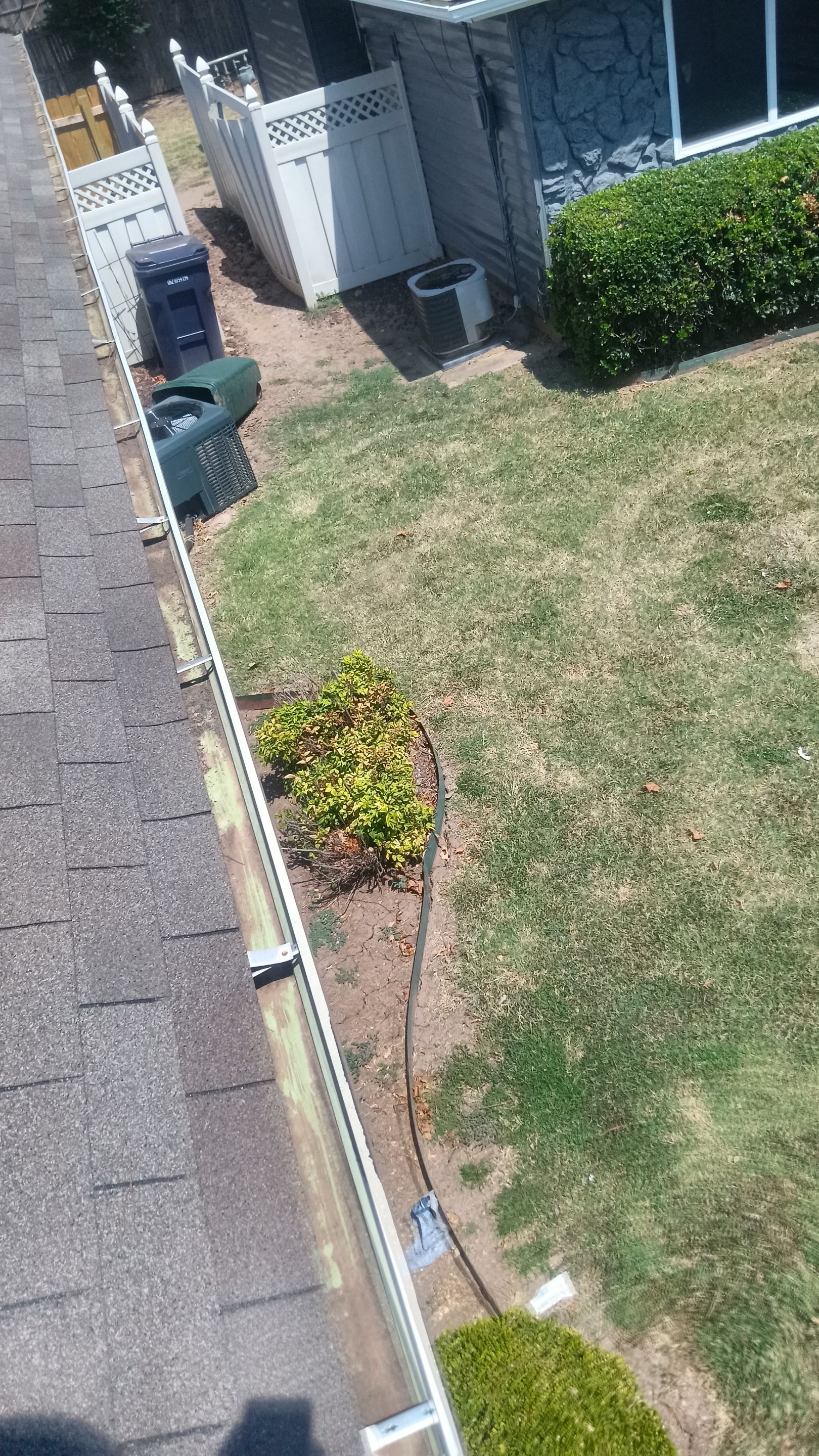 Commercial gutter cleaning Oklahoma City after photo with clean gutters