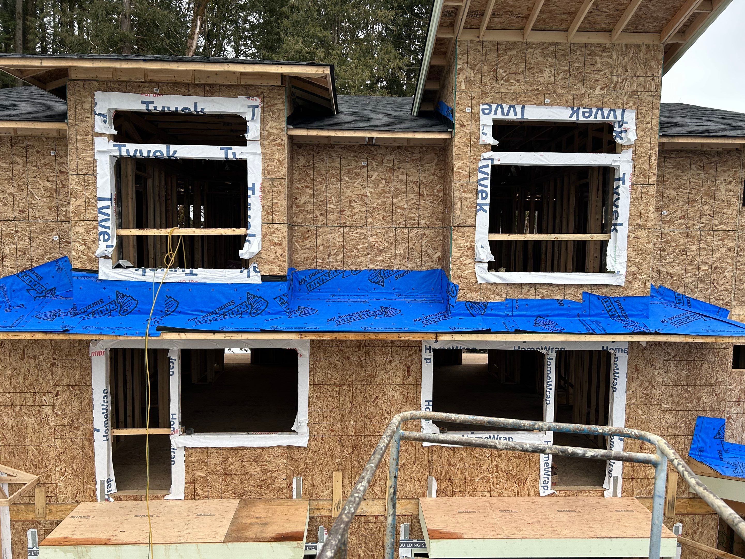 Residential Roofing Installation using OC Oakridge shingles by Top Notch Roofing Inc