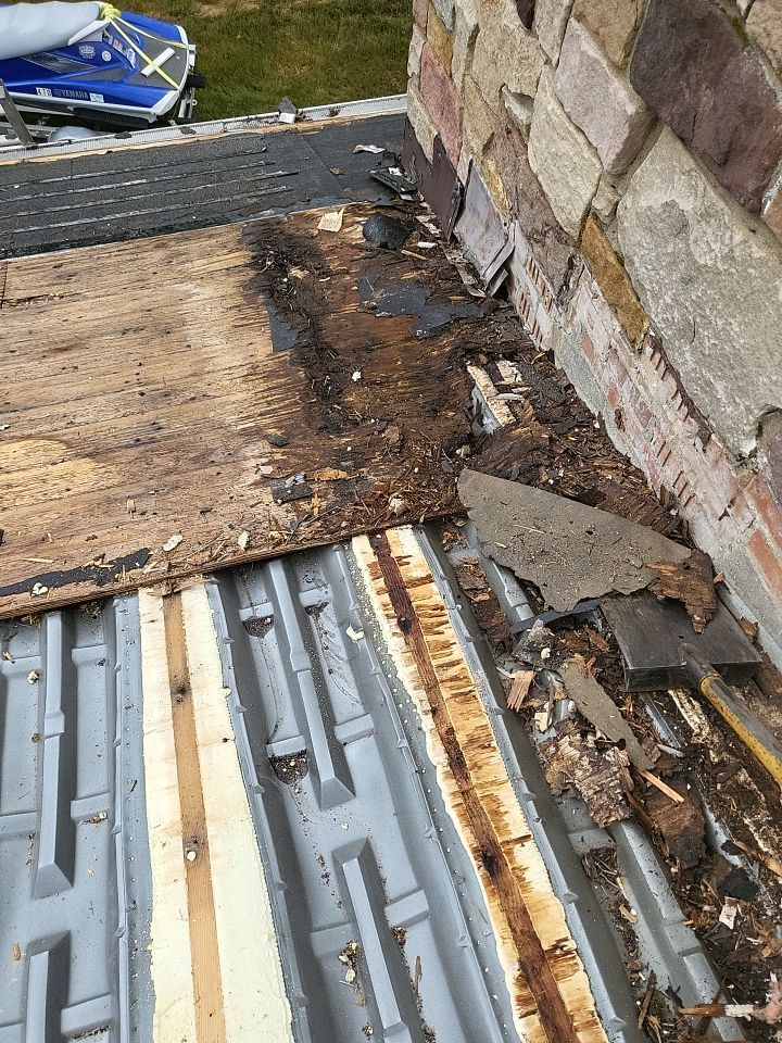 ATLAS PINNACLE HP W/SCOTCHGARD COLOR: WEATHERED WOOD by Eagle Eye Roofing