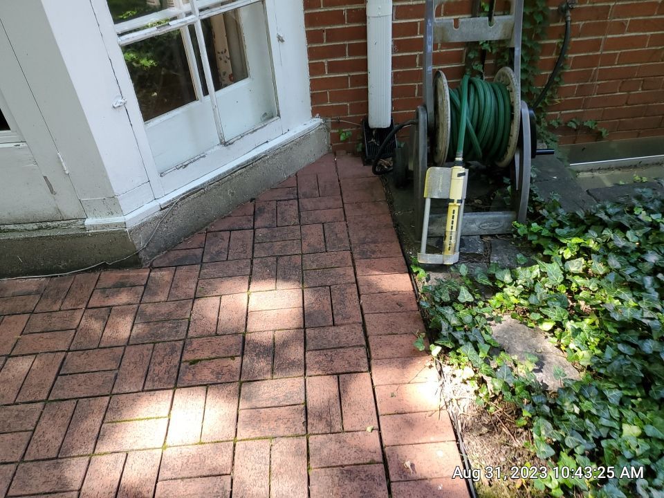 Brick Paver cleaning, sanding, seal by Northern Power Washing LLC.