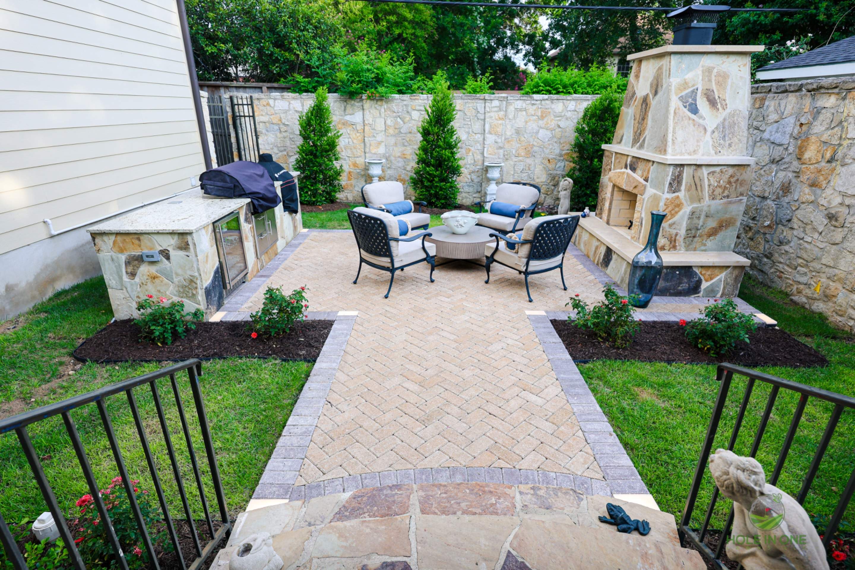 Olmos Park, San Antonio Tx. by Hole In One Lawns, LLC