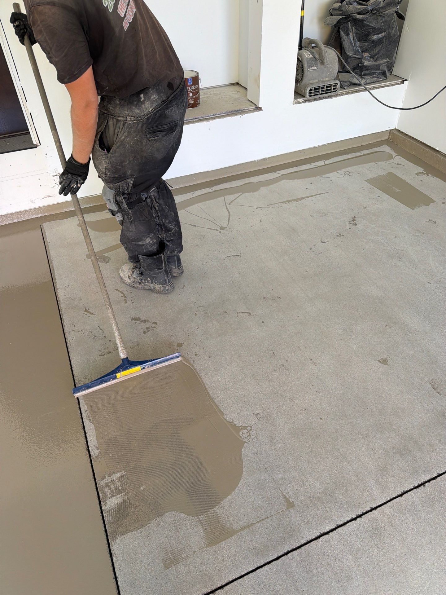 Polyaspartic Garage Floor Coating with Vinyl Flakes in Hayden by Croc Coatings, LLC