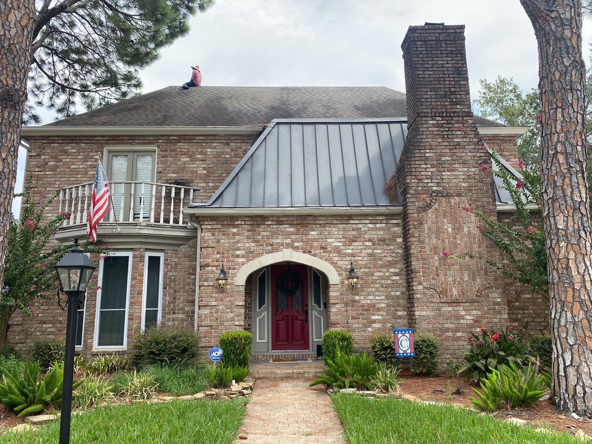 Residential Roofing Installation using Owen's Corning Duration (Lifetime) Shingles by Roof Repair Company