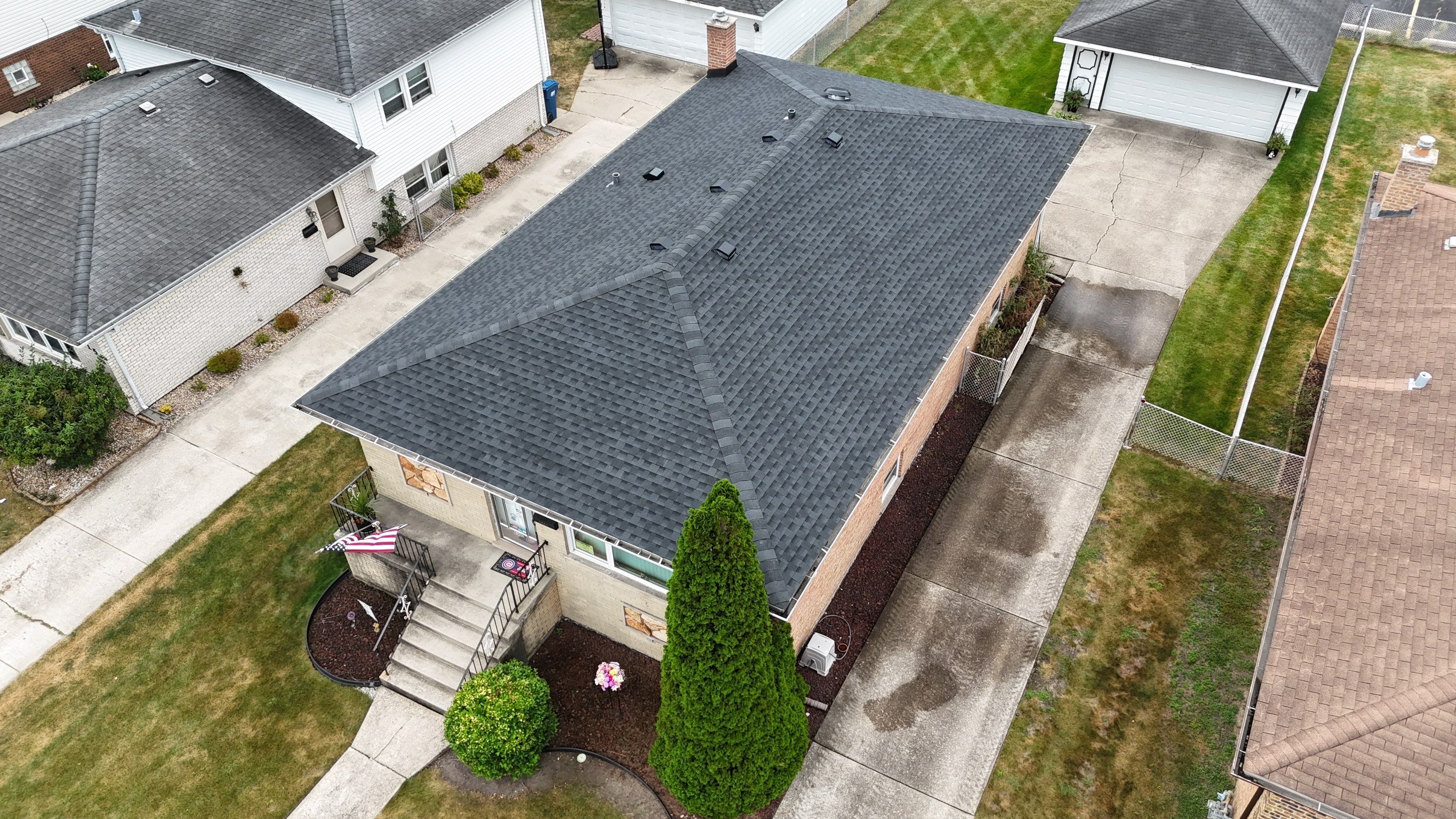 GAF Charcoal Roof Replacement in Alsip, IL — photo 9