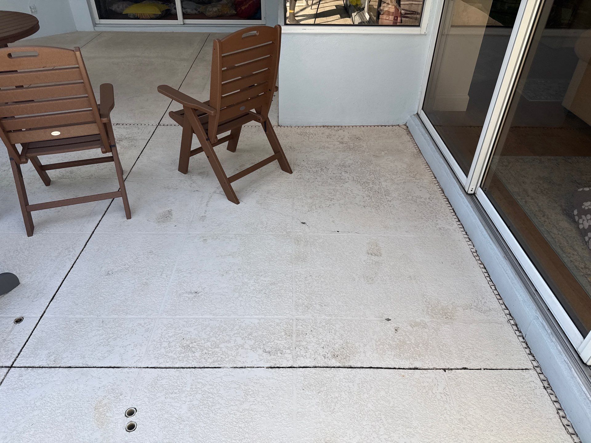 Painted Pool Deck, Lanai & Pool Cage Cleaning in River Club South – Bradenton, FL by Sunshine AquaWash