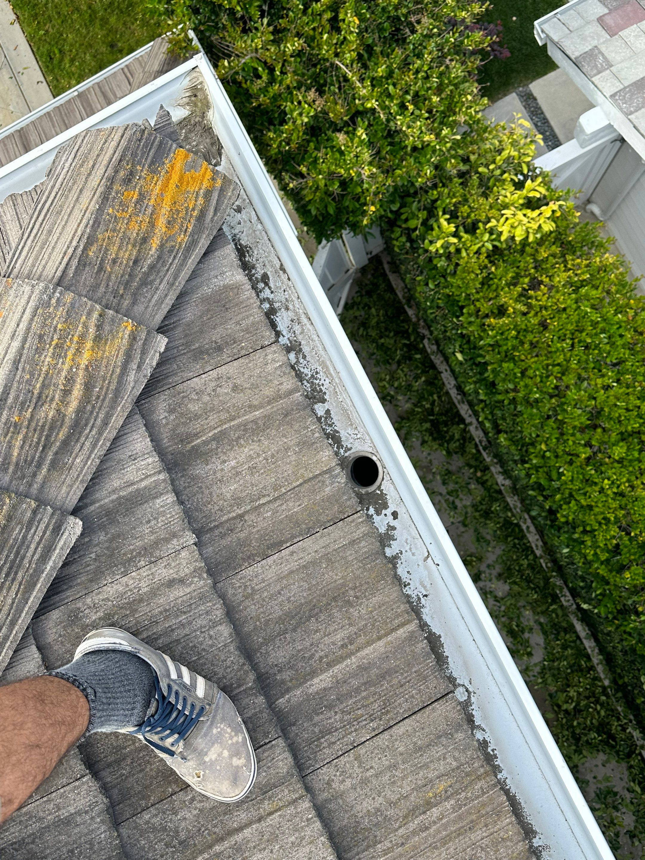 Rust Removal in Newport Beach - Concrete Cleaning by Property Cleaning Experts