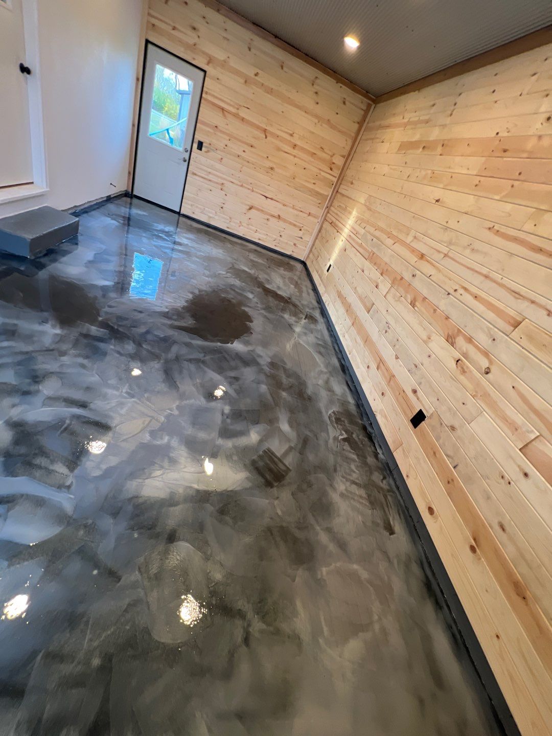 Metallic Floor by Cutting edge painting 