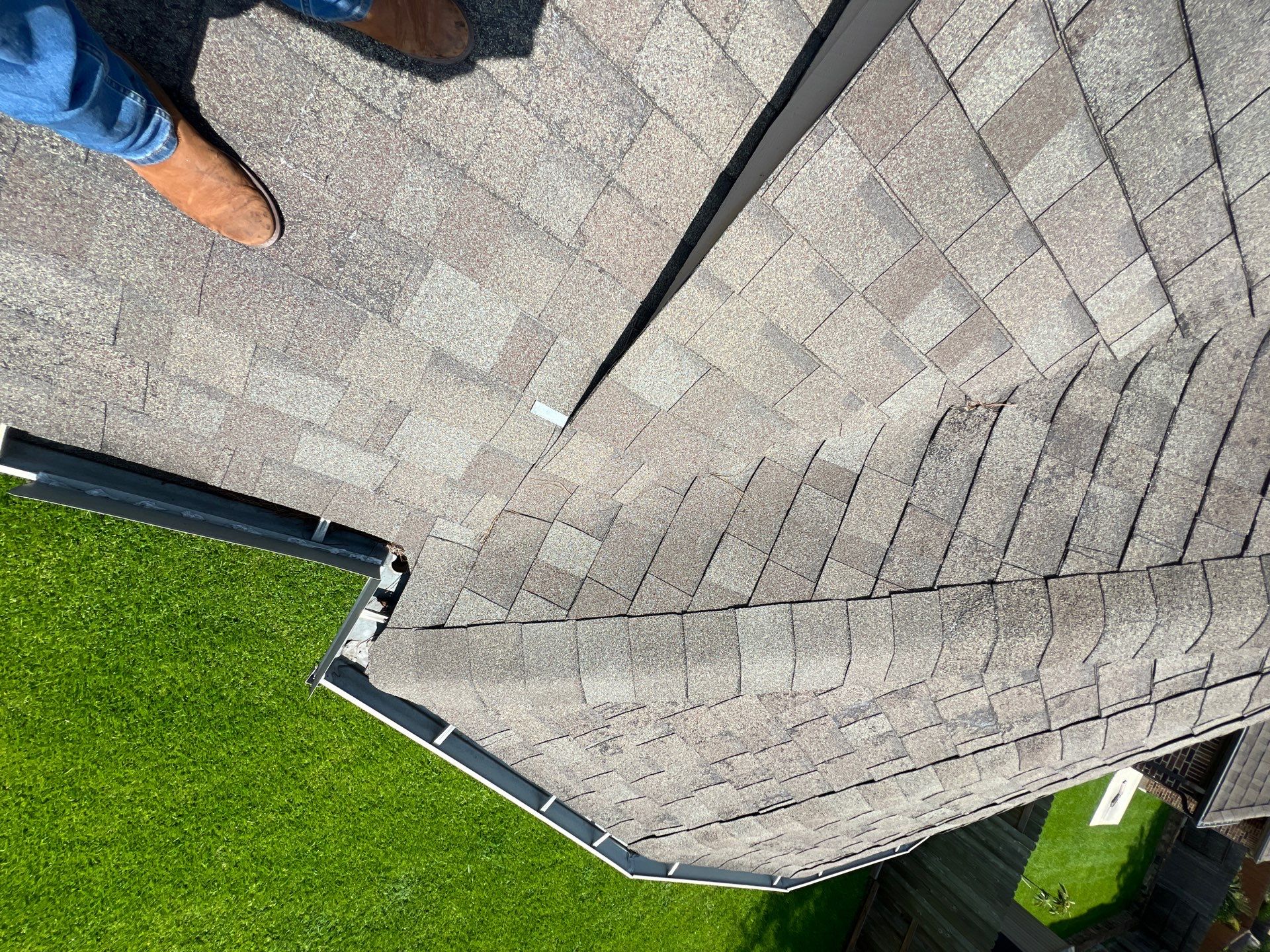 Hail Damage using Owen's Corning Duration (Lifetime) Shingles by Roof Repair Company