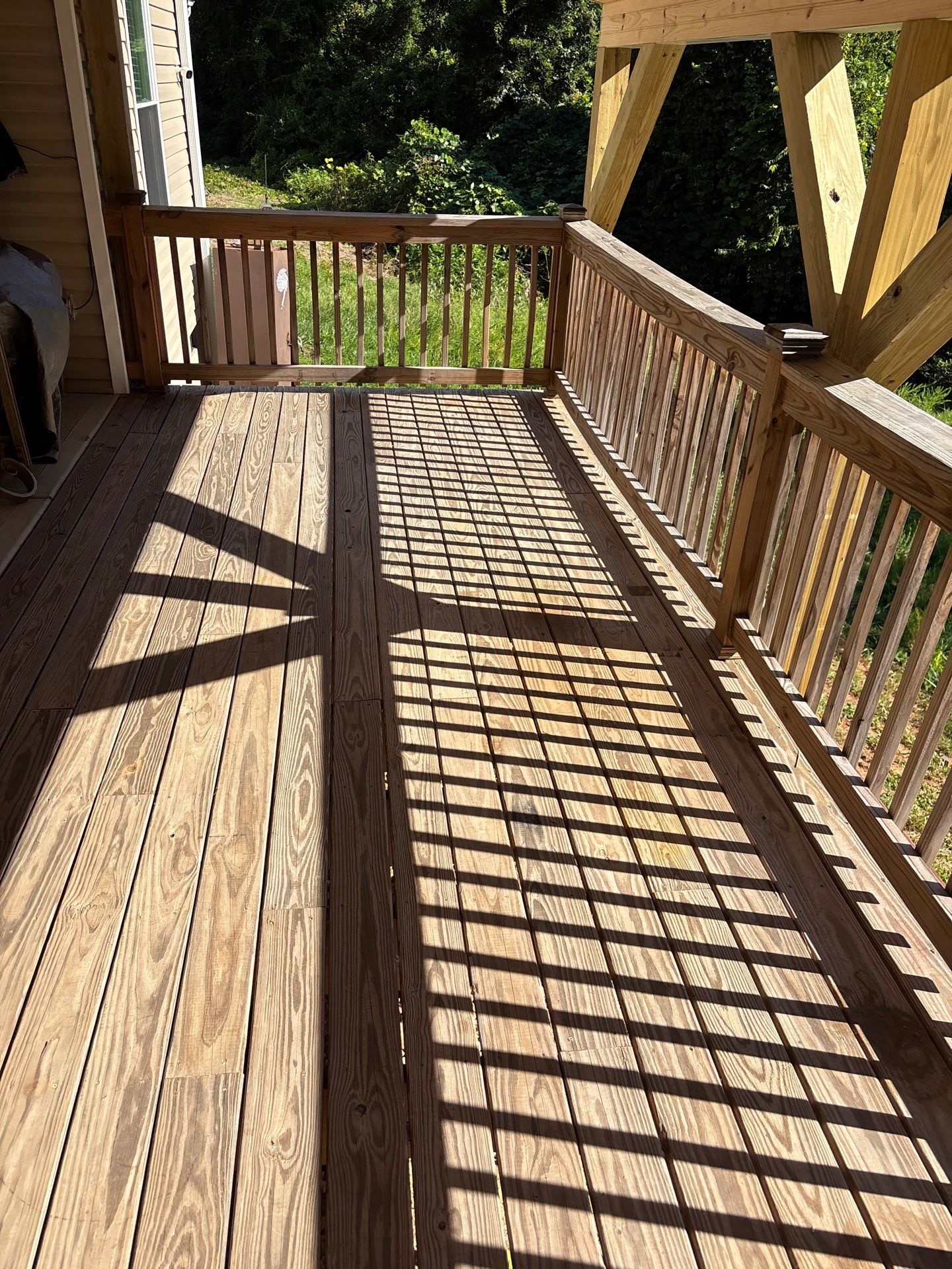 Wood Deck using Wood Sealant by DuraSeal