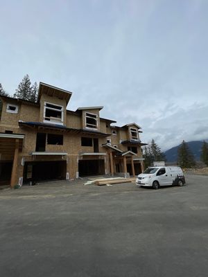 Residential Roofing Installation using OC Oakridge shingles