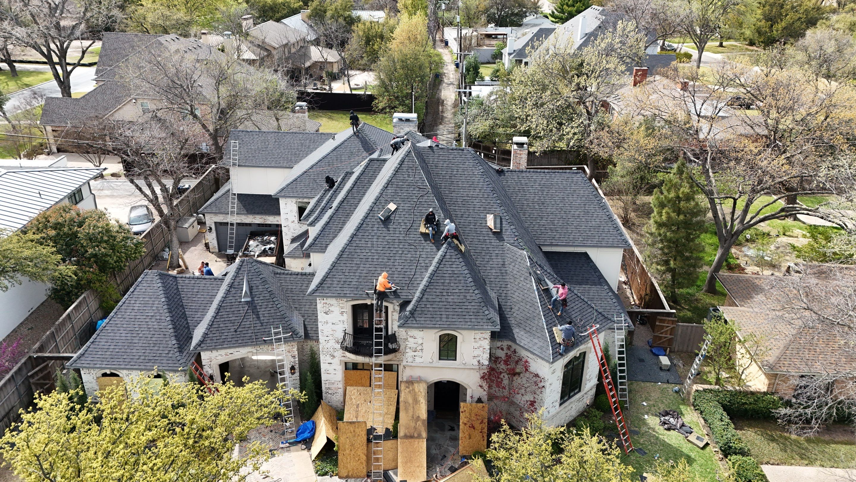 Project in Dallas by Armor Roofing | Exteriors