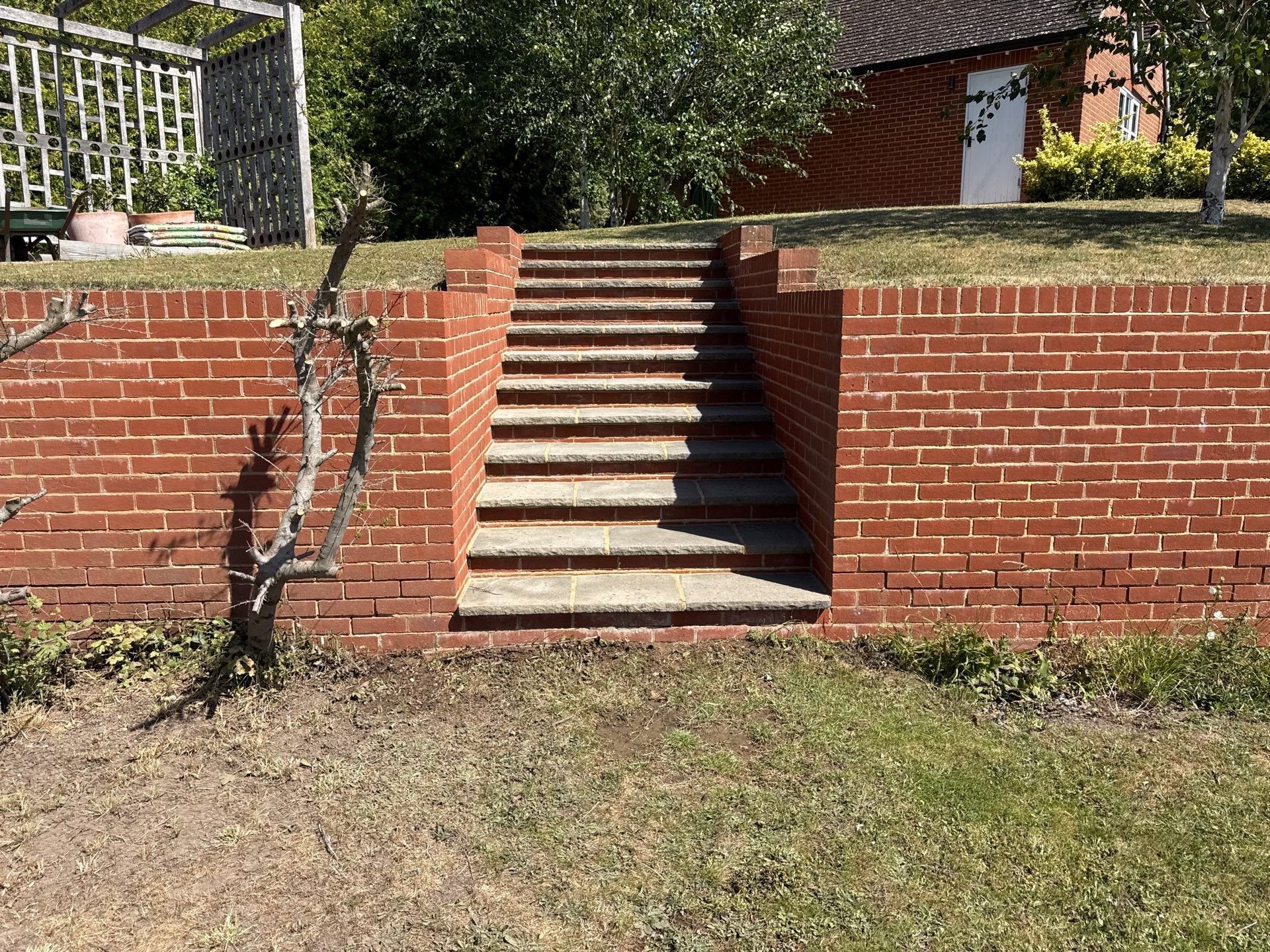 Comprehensive Driveway, Patio and Render Cleaning in Guildford Surrey by Ges Exterior Cleaning ltd