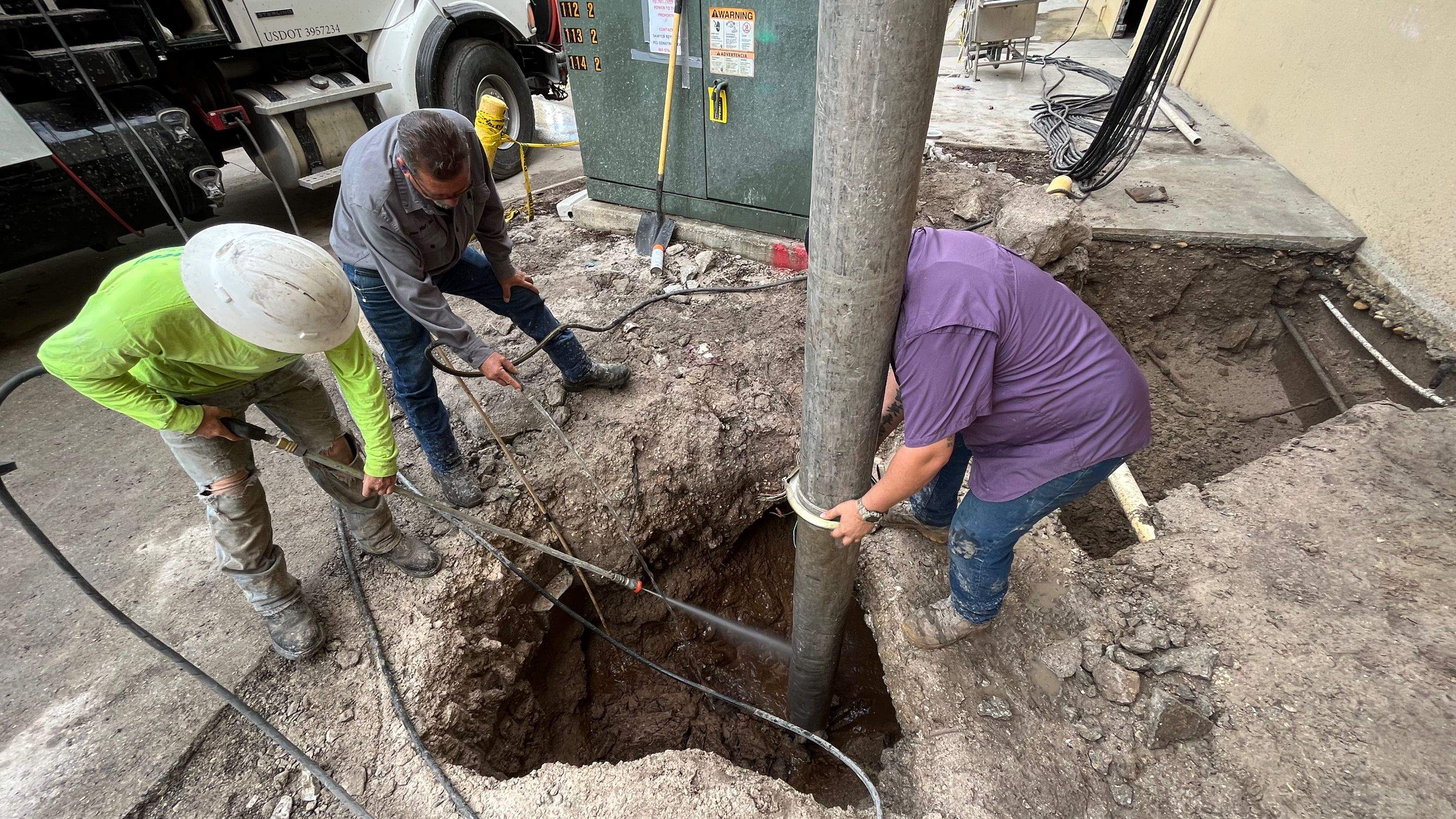Ritz-Carlton North Service Road Daylighting by APS Power & Water