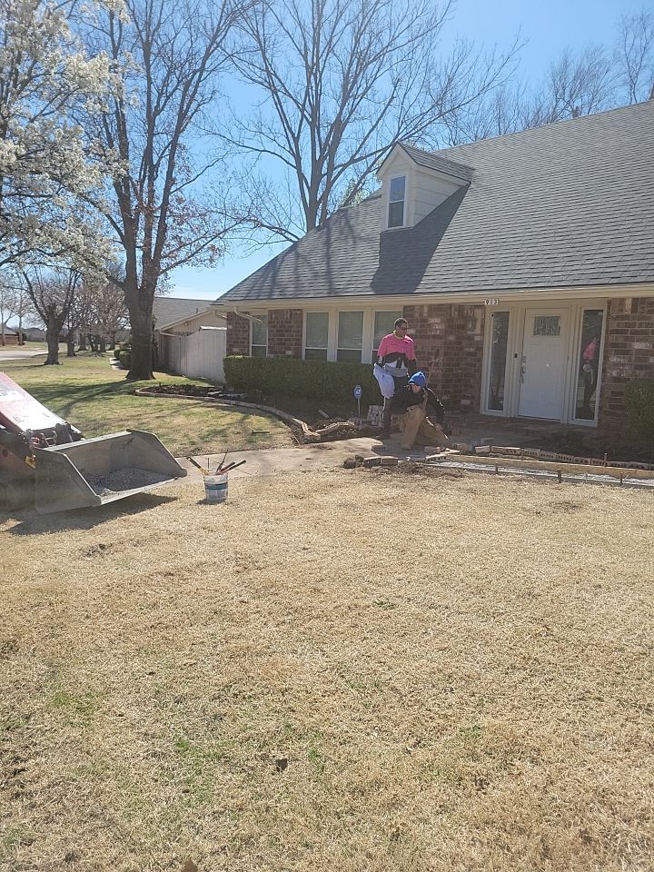 Concrete sidewalk using Concrete by Clays Services Inc