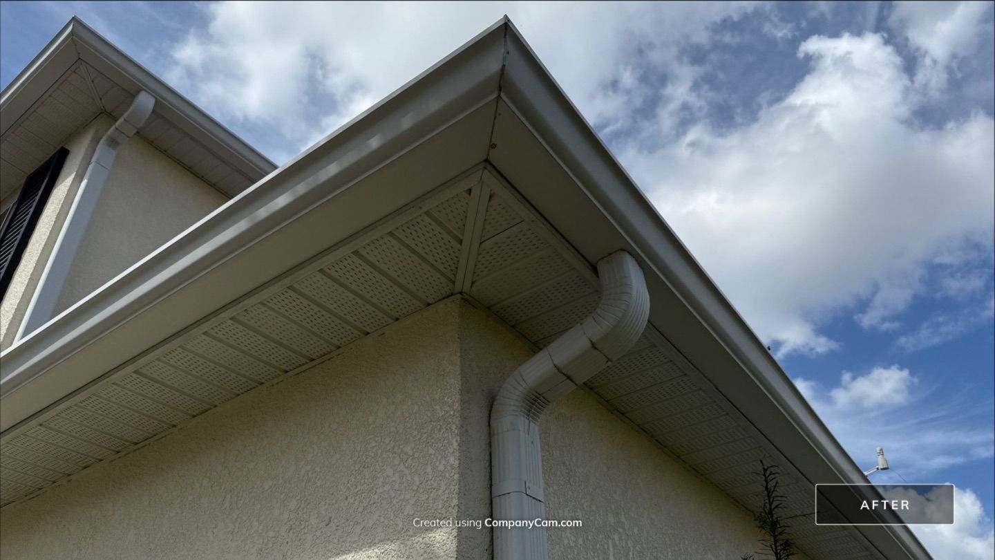 Barrington Ridge 2-Story House & Driveway Cleaning – Before & After Transformation! by Sunshine AquaWash