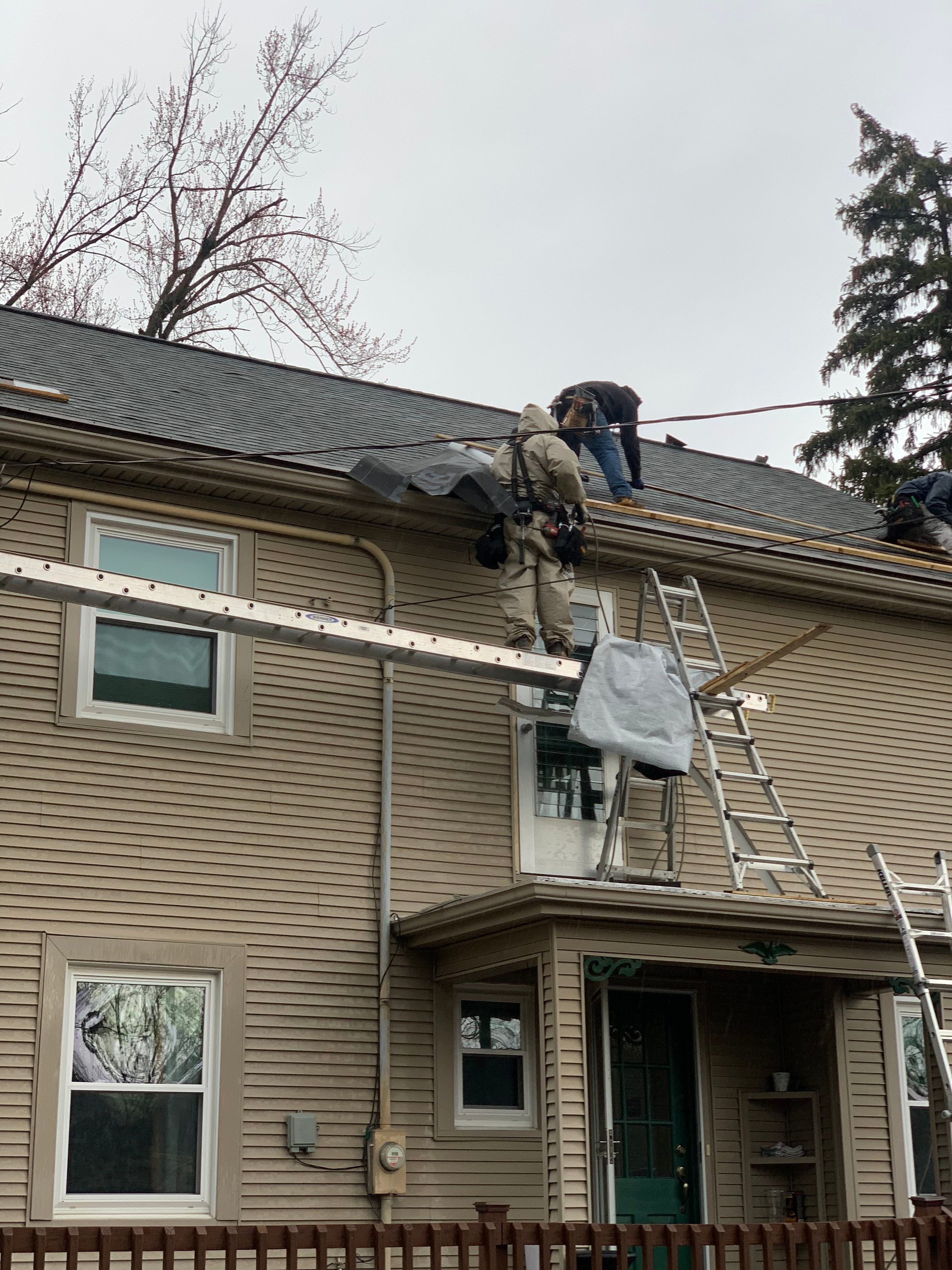 Residential Roofing Installation using Vic West Nothridge Slate by 4Ever Metal Roofing