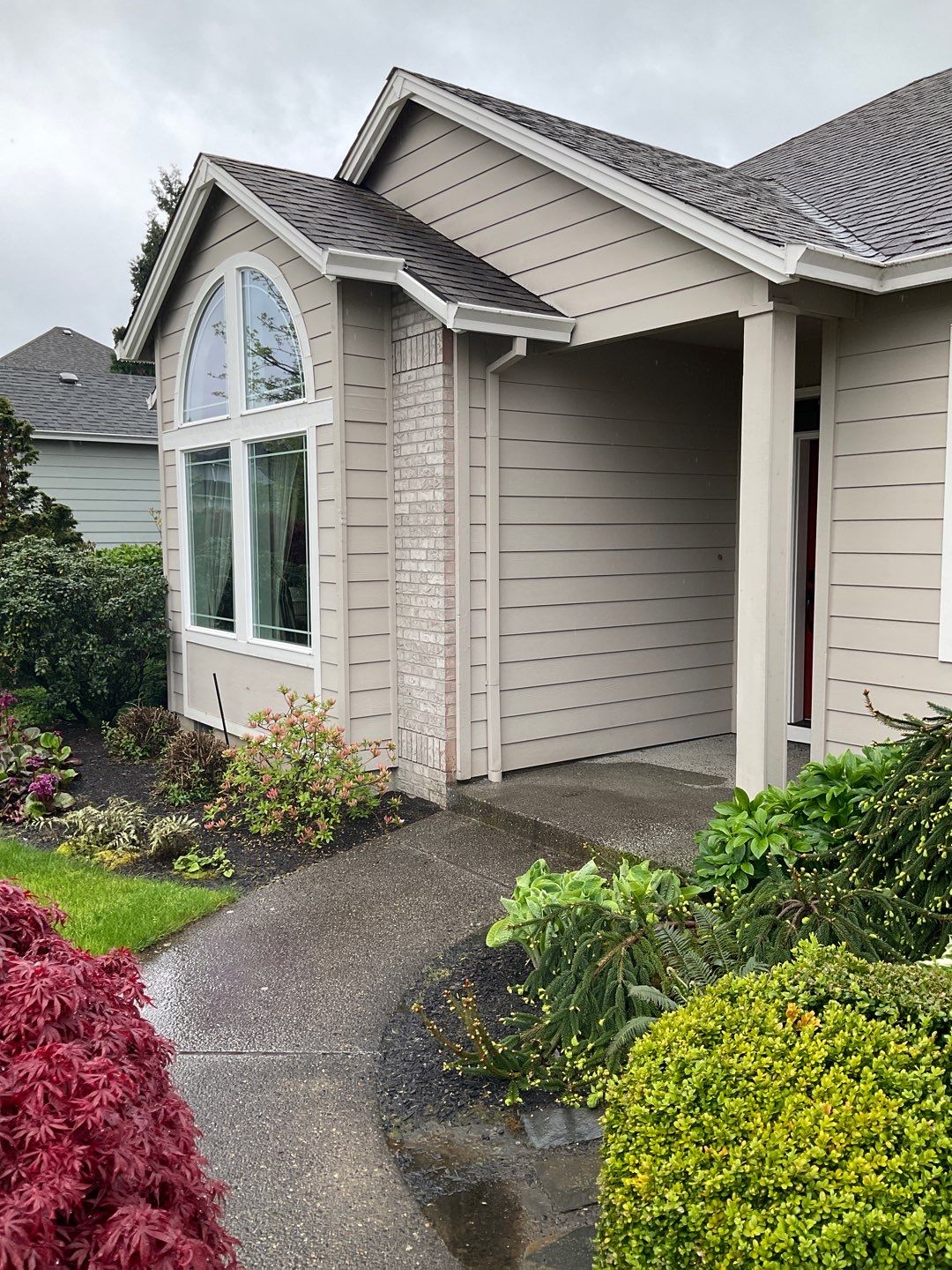 Driveway wash using Surfactant by Willamette Outdoor Wash LLC