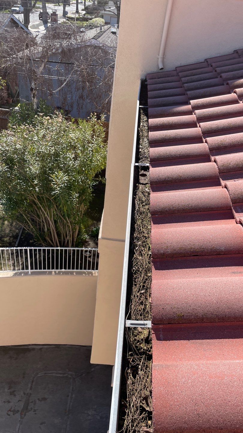 12-Unit HOA Gutter Cleaning in San Jose by All One Solar Shine