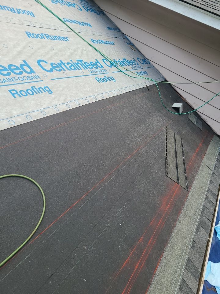 Vienna: CertainTeed Landmark Pro Architectural Shingles in Max Def Pewterwood by RM Banning, Inc.