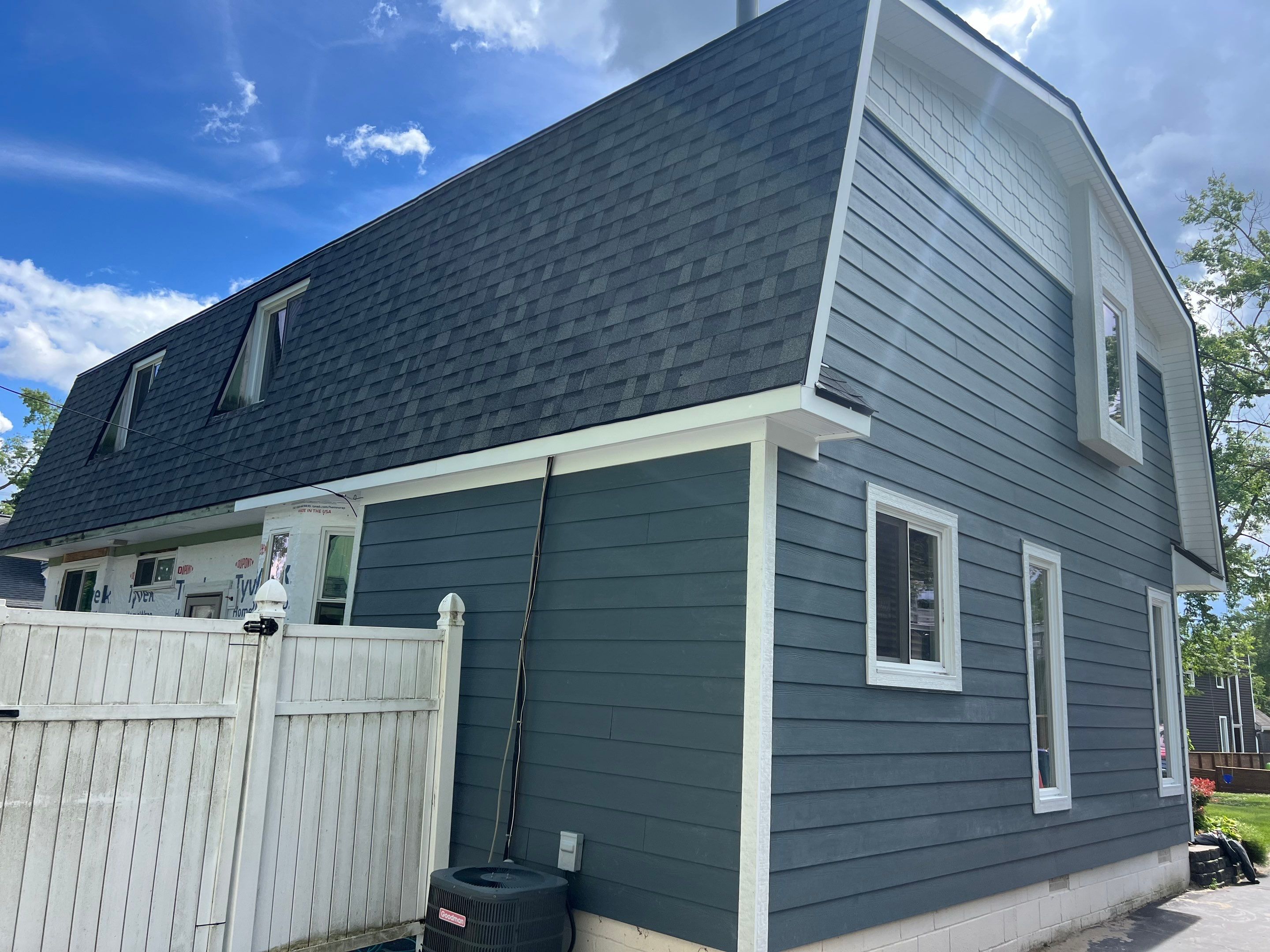 Siding Replacement using Hardie Plank S8 1/4" by 180 Contractors