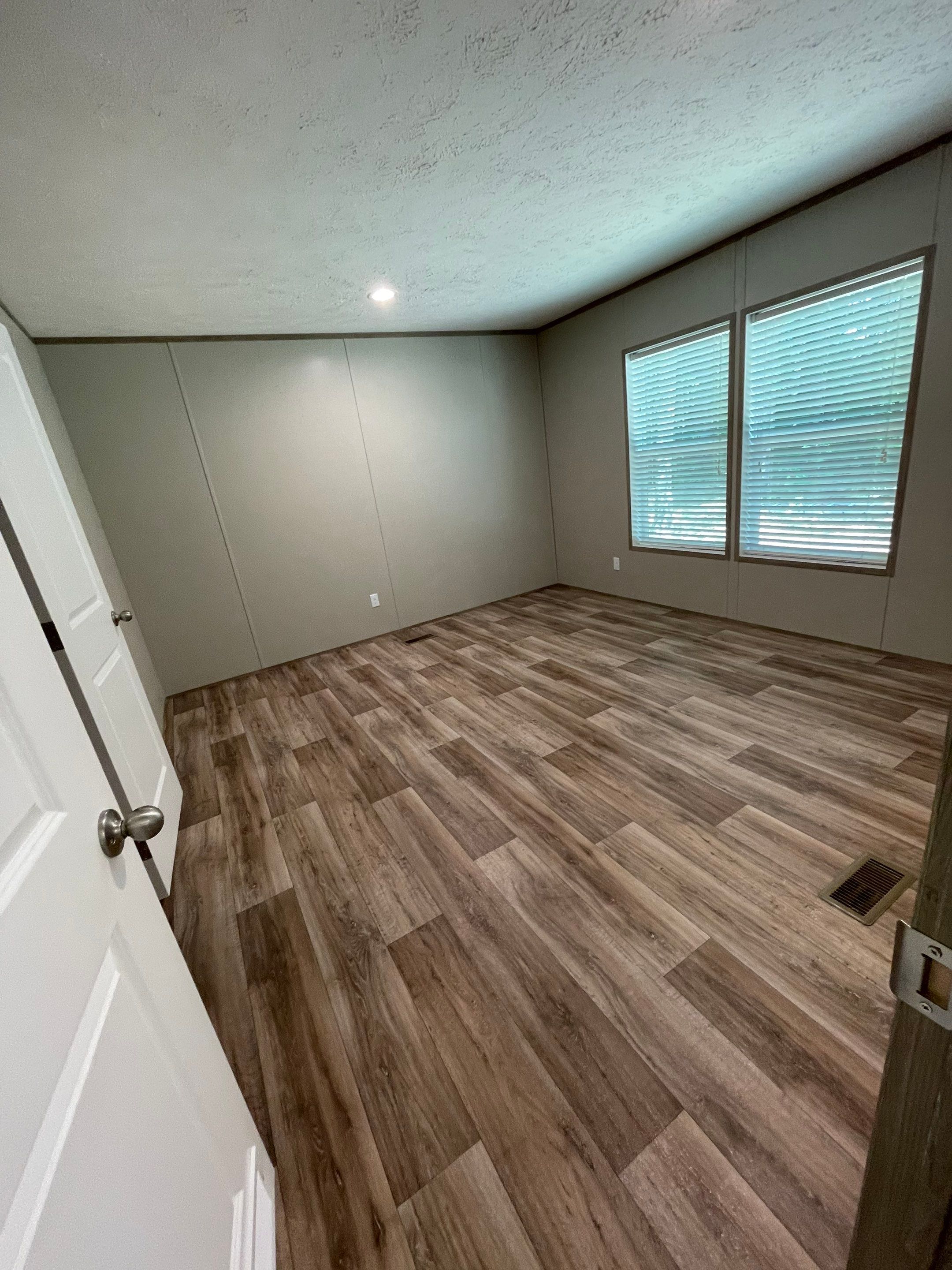 Eagle 60 by Clayton Homes of Walton