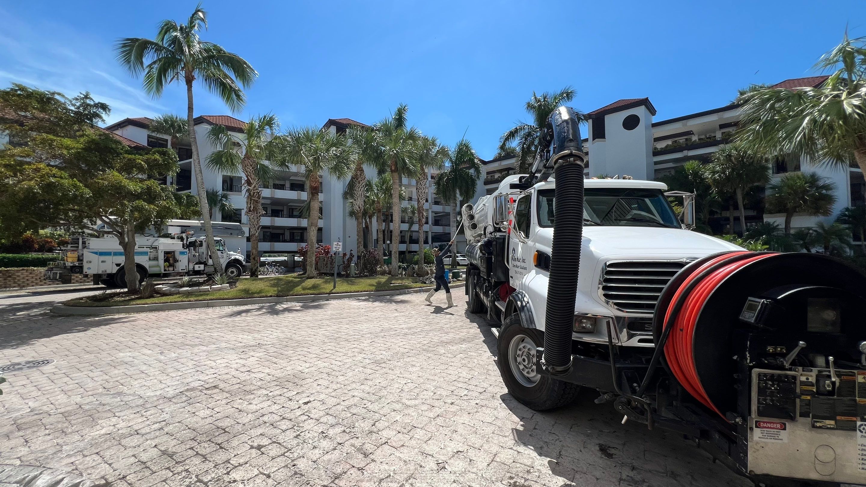 Condo Parking Garage Cleanup and Stormwater System Maintenance by APS Power & Water