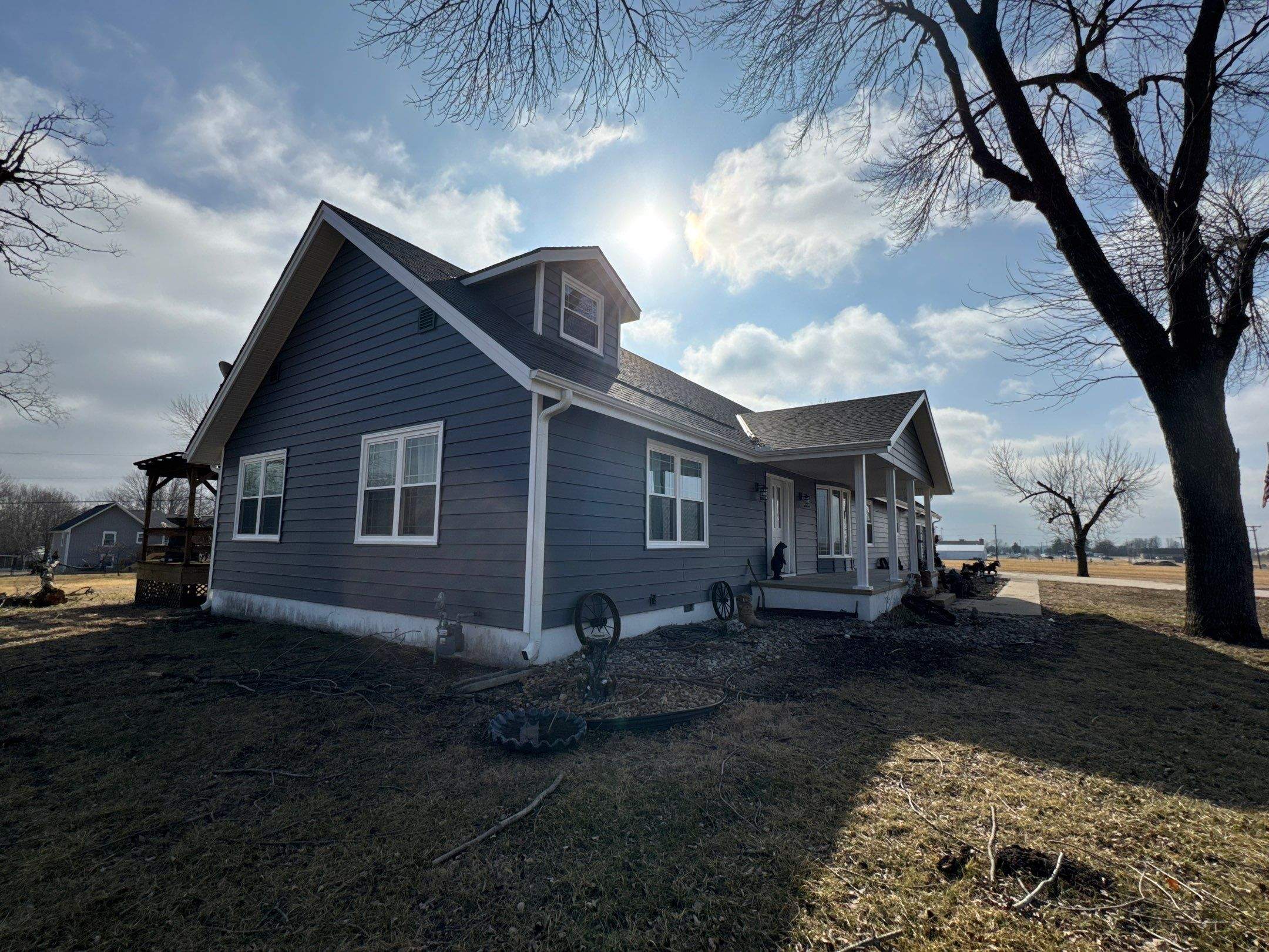 Siding Installation using Craneboard D7 by EEC Windows, Siding & Roofing