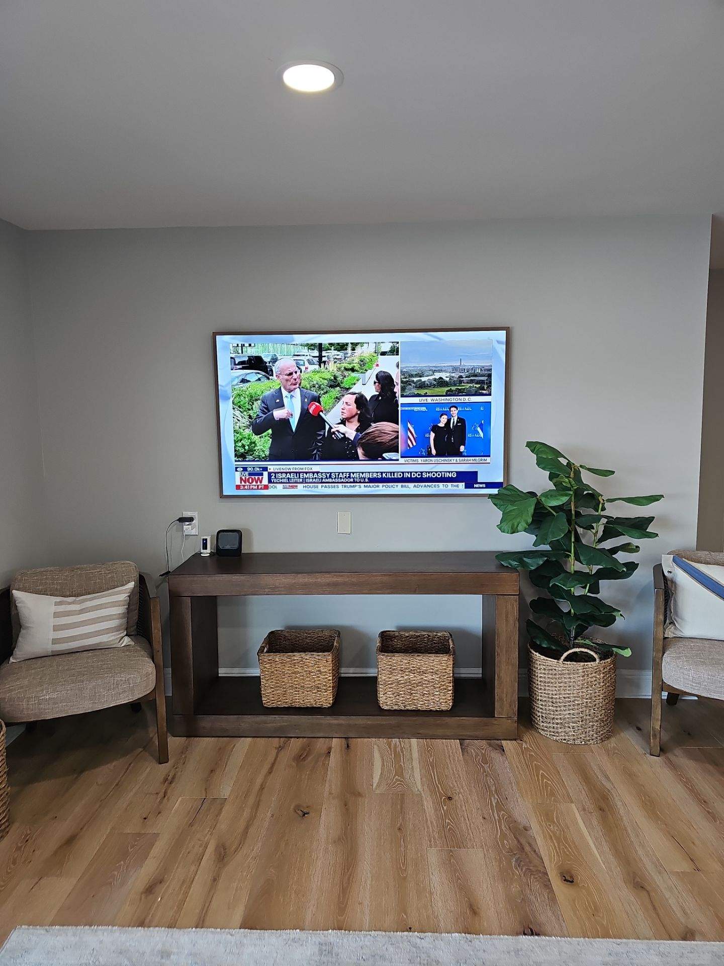 Lifestyle TV & Frame TV Installation Projects by Hangman Mounting & Installation 