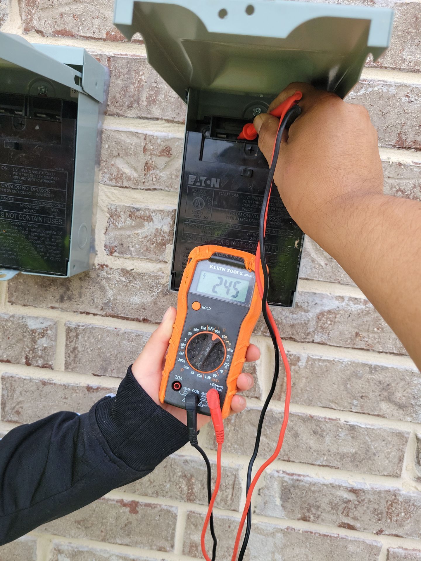 Crest Electrical Solutions featured photo.