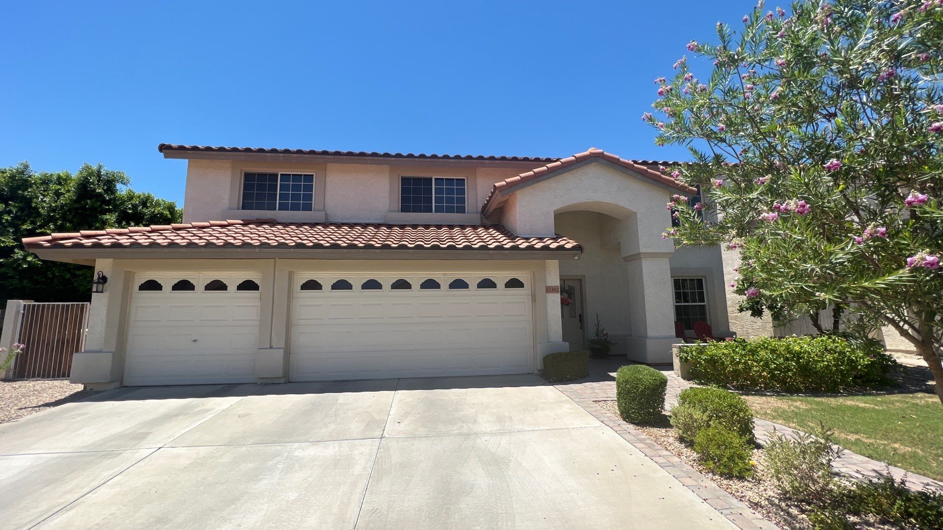 Exterior Painting using Dunn-Edwards EVERSHIELD®  by Crash of Rhinos Painting & Garage Floors