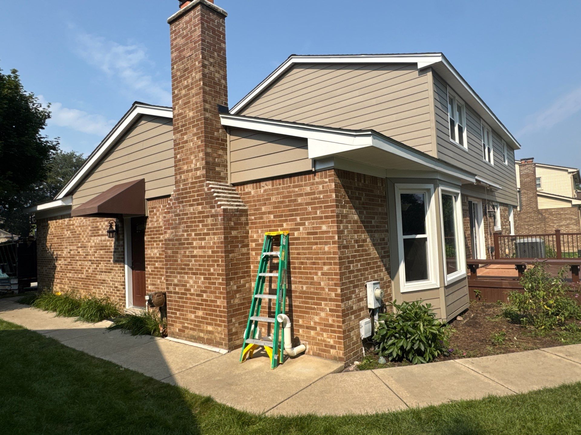 Siding Replacement using Alside S7 Cedar Mill Grain Pebble by 180 Contractors