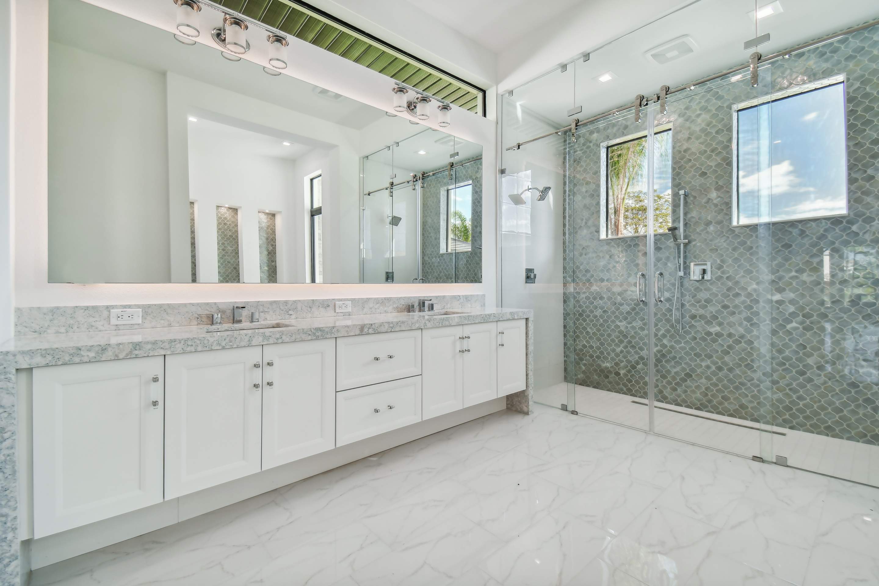 Laguna 1529B by Lyons Heritage Tampa, LLC