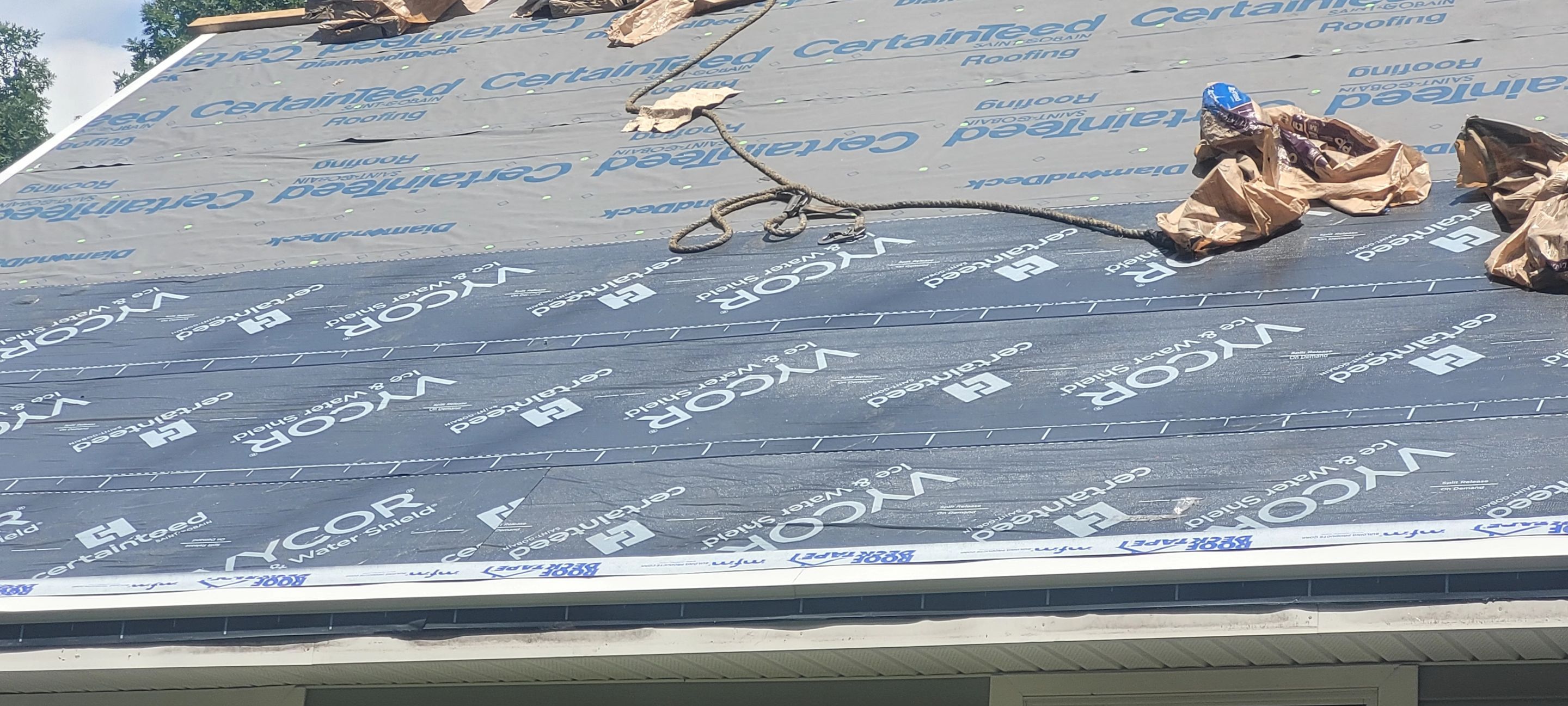 Homeowners in East Hampton, CT get a new roof by DiGiorgi by DiGiorgi Roofing and Siding Inc